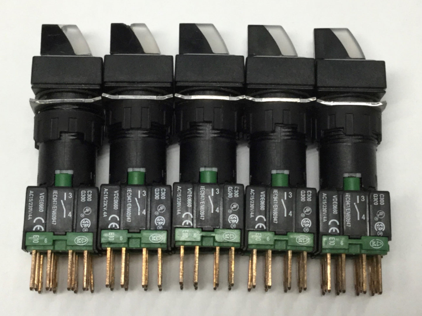 Used Lot of 5 Eaton Moeller Q18LWK3R-WS Selector Switches, 3-Position Maintained, 2NO