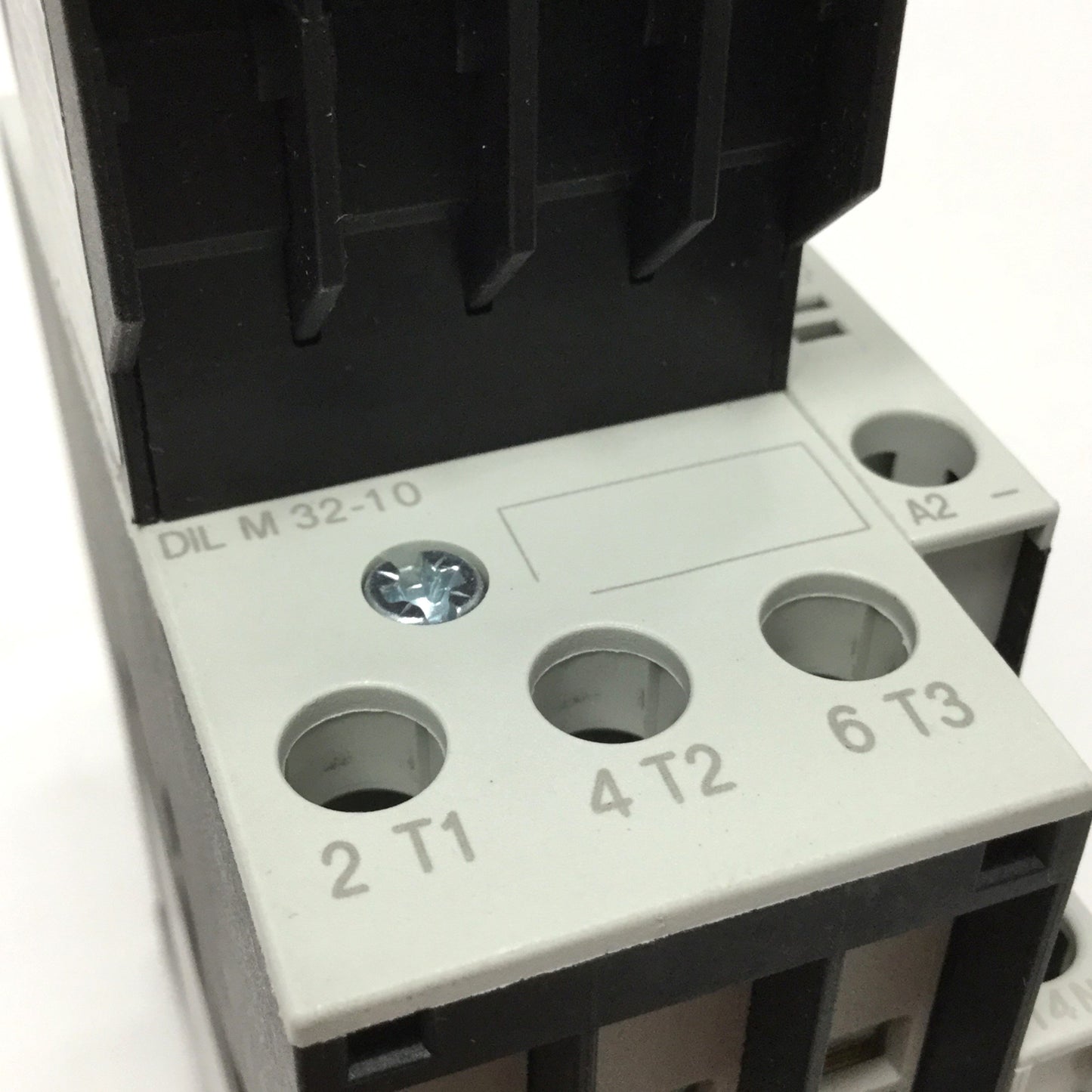 Used Moeller Eaton DIL M32-10 Contactor 3-Pole, 24VDC Coil, 40A 600V, w/ 3NO-2NC Aux