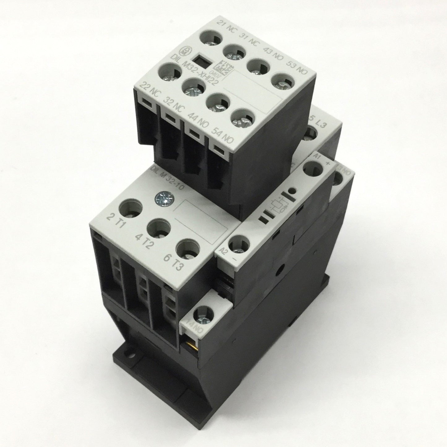 Used Moeller Eaton DIL M32-10 Contactor 3-Pole, 24VDC Coil, 40A 600V, w/ 3NO-2NC Aux