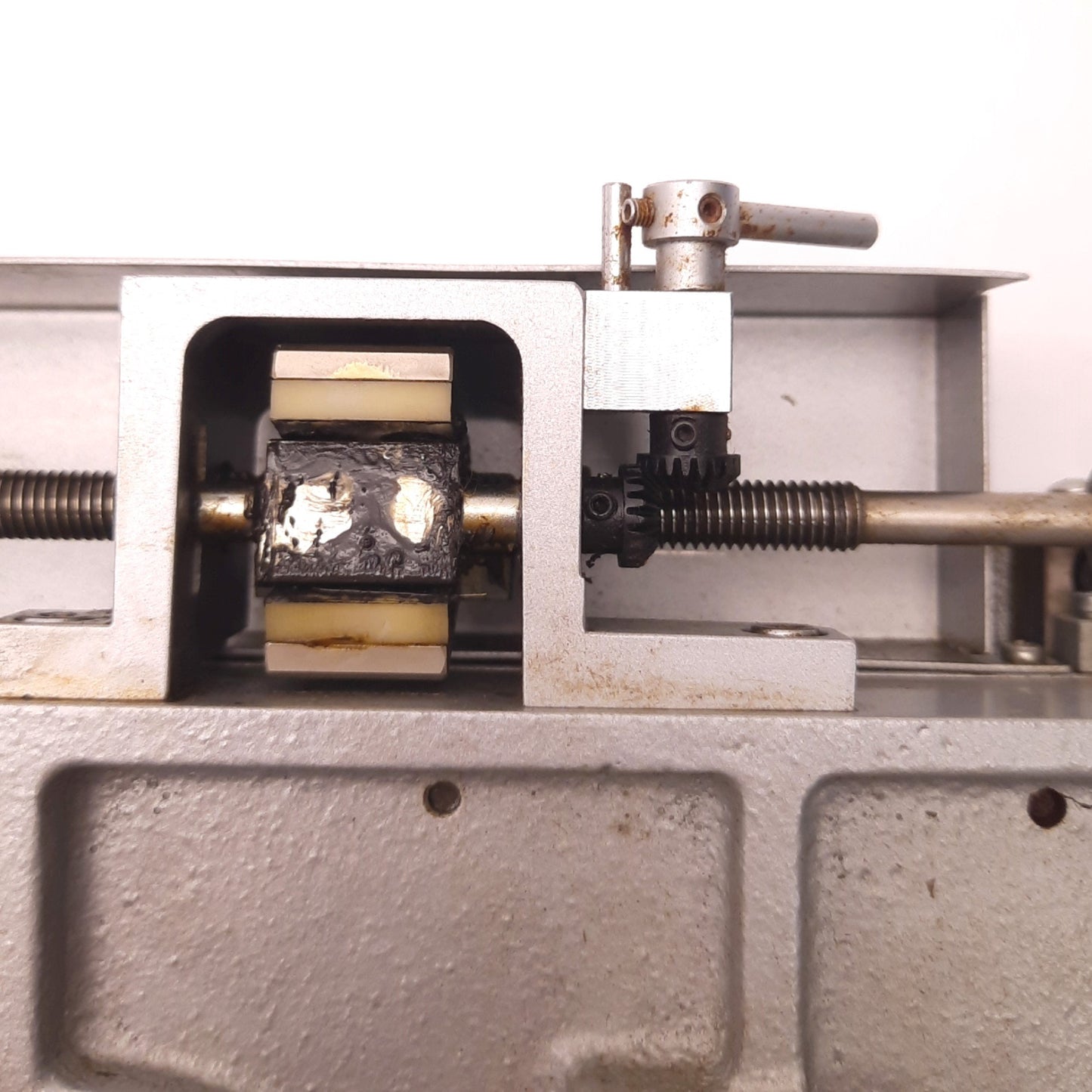Used Nikon O2L Microscope Comparator Manual 2 Axis XY Stage, 02L , 2" and 4" Travel