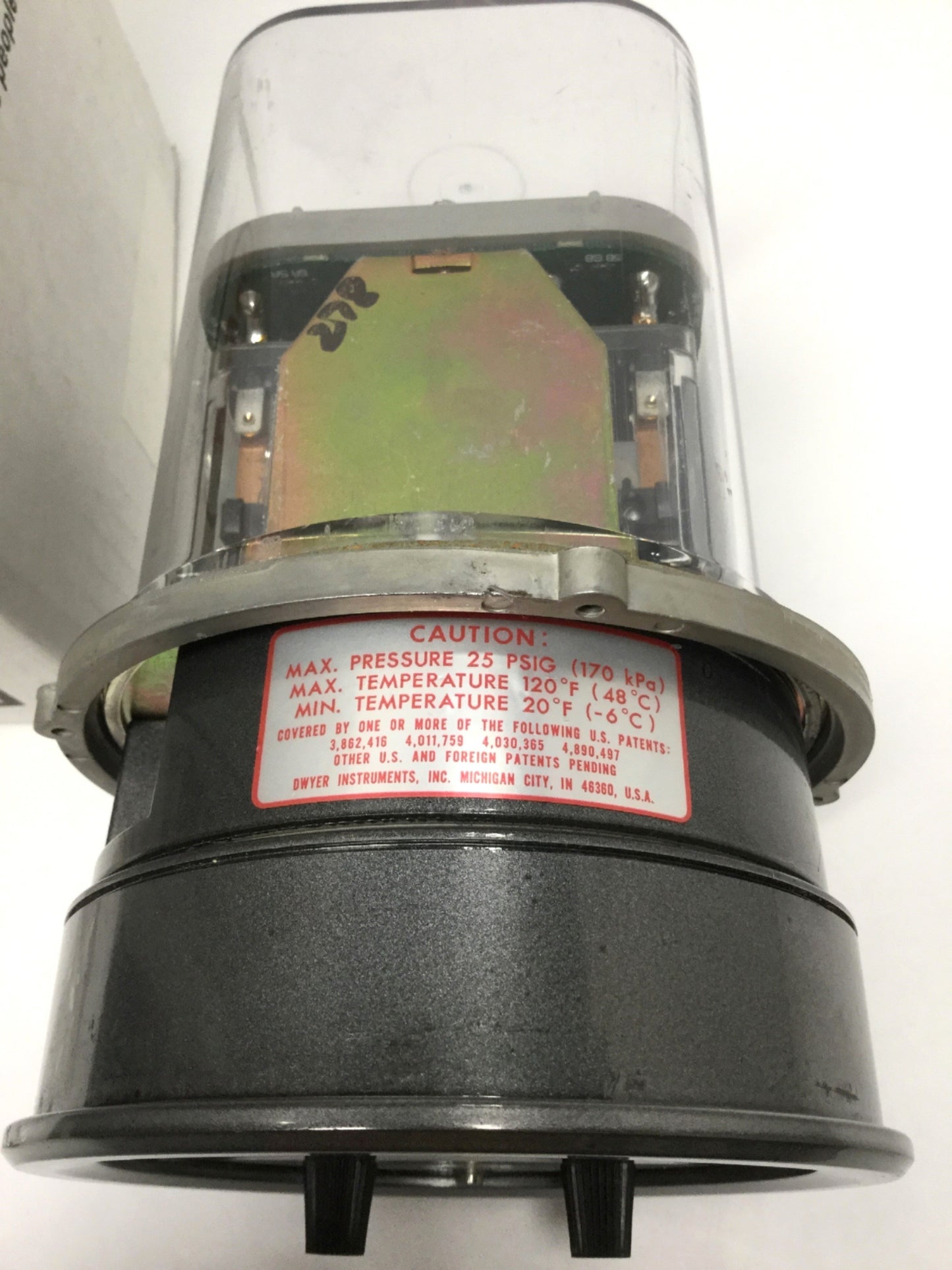 New – Open box Dwyer 3025 Photohelic Pressure Gauge Switch, 0-25" wc Water, 120VAC, 25psig Max