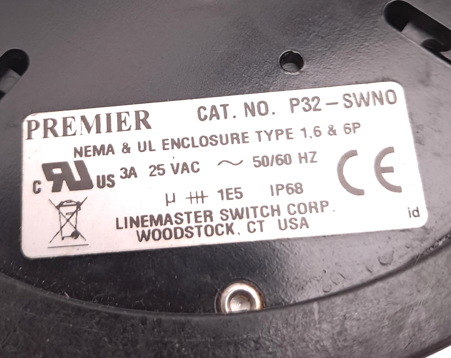Used Linemaster Premier P32-SWNO Round Foot Pedal Switch 25VAC 3A 50/60Hz