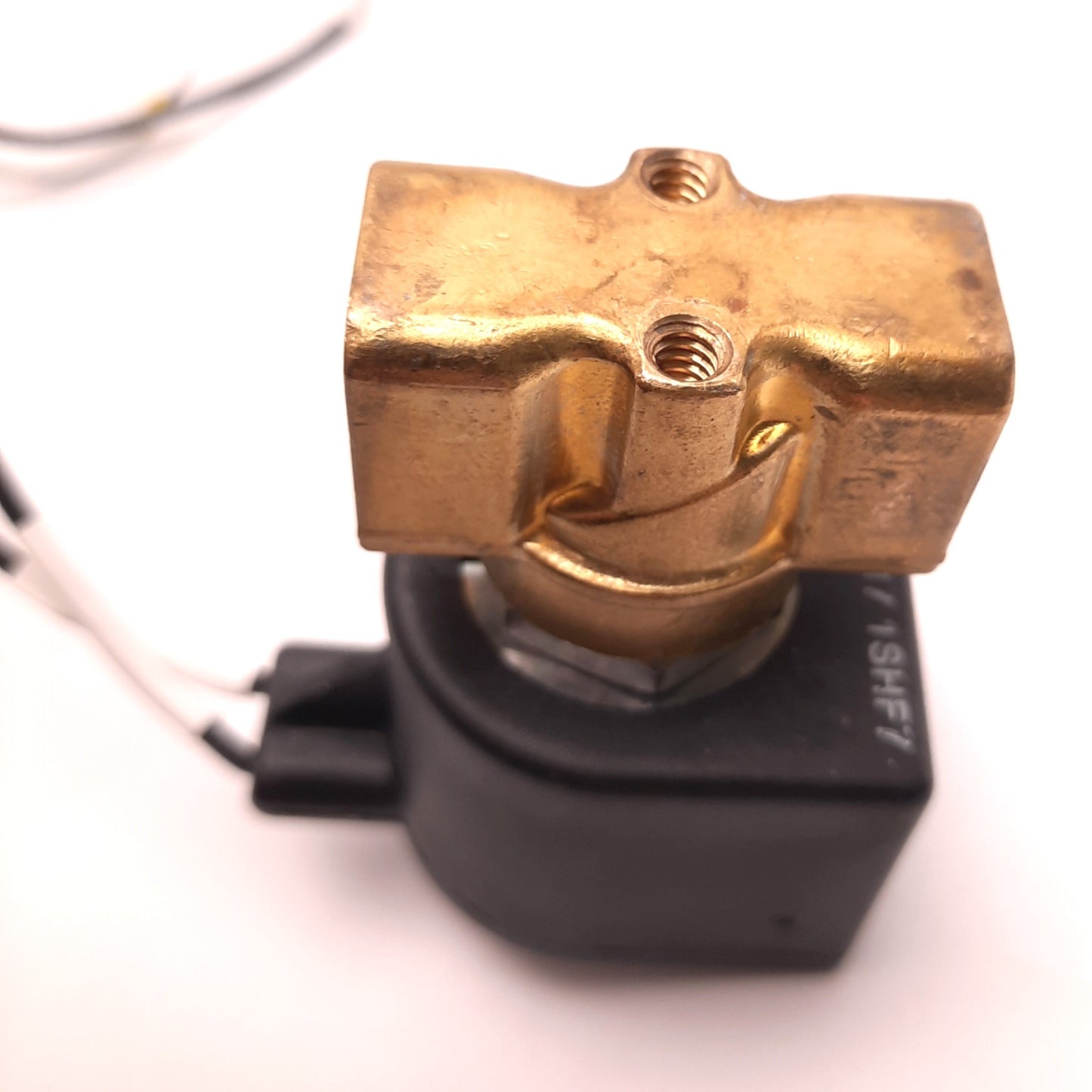 Used Parker 7121KBN2GF00 Solenoid Valve 1000 psi, 110-120V 50/60Hz, 1/4" NPT N0L111P3