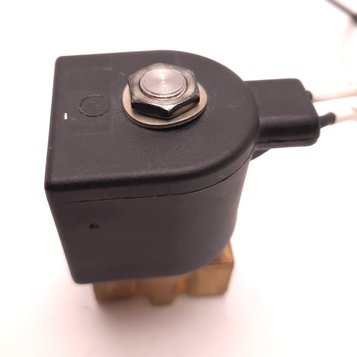 Used Parker 7121KBN2GF00 Solenoid Valve 1000 psi, 110-120V 50/60Hz, 1/4" NPT N0L111P3