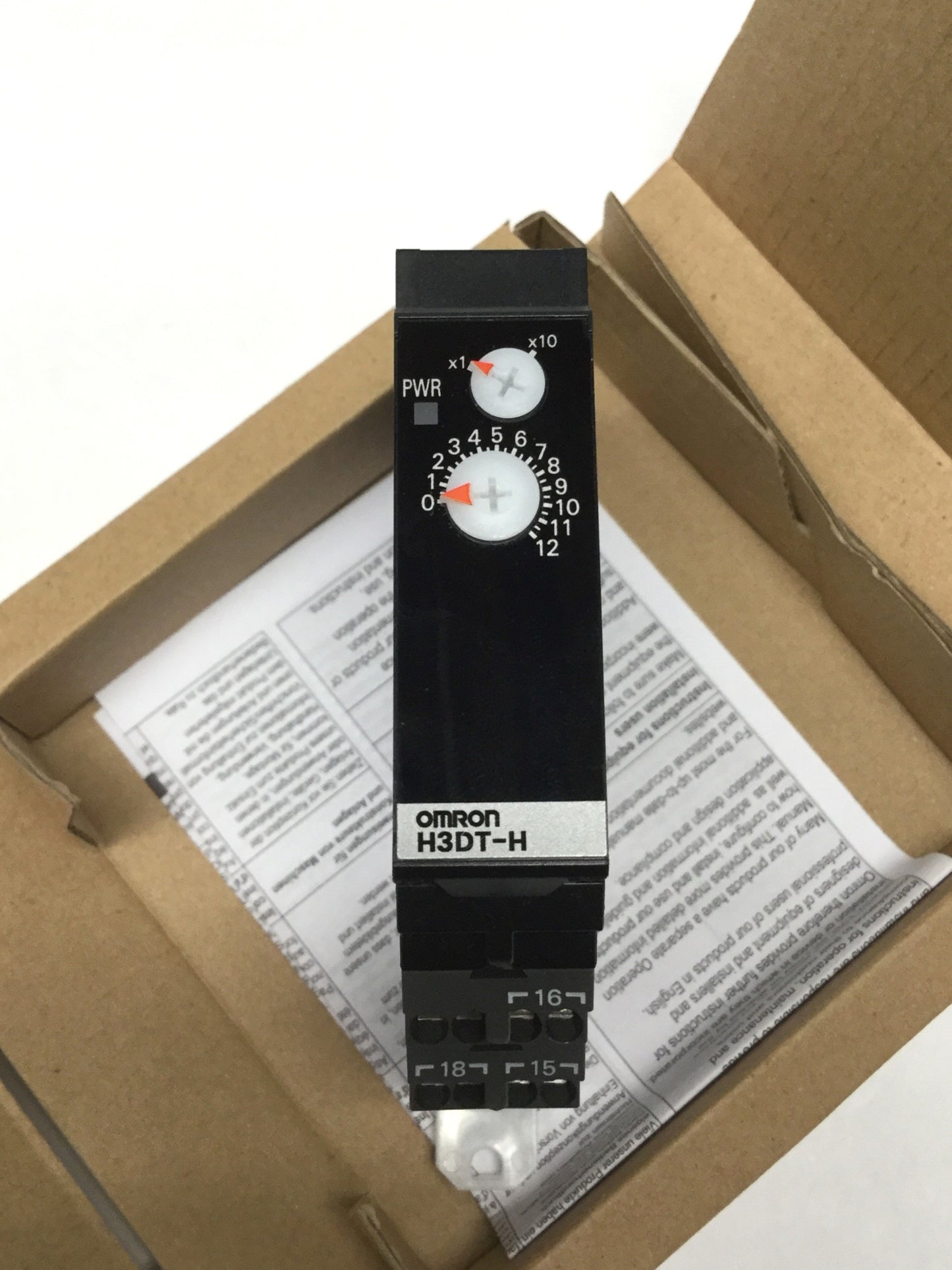 New Omron H3DT-HCL Solid State Timer Relay OFF-Delay, SPDT 5A, 1-120sec, 100-120VAC