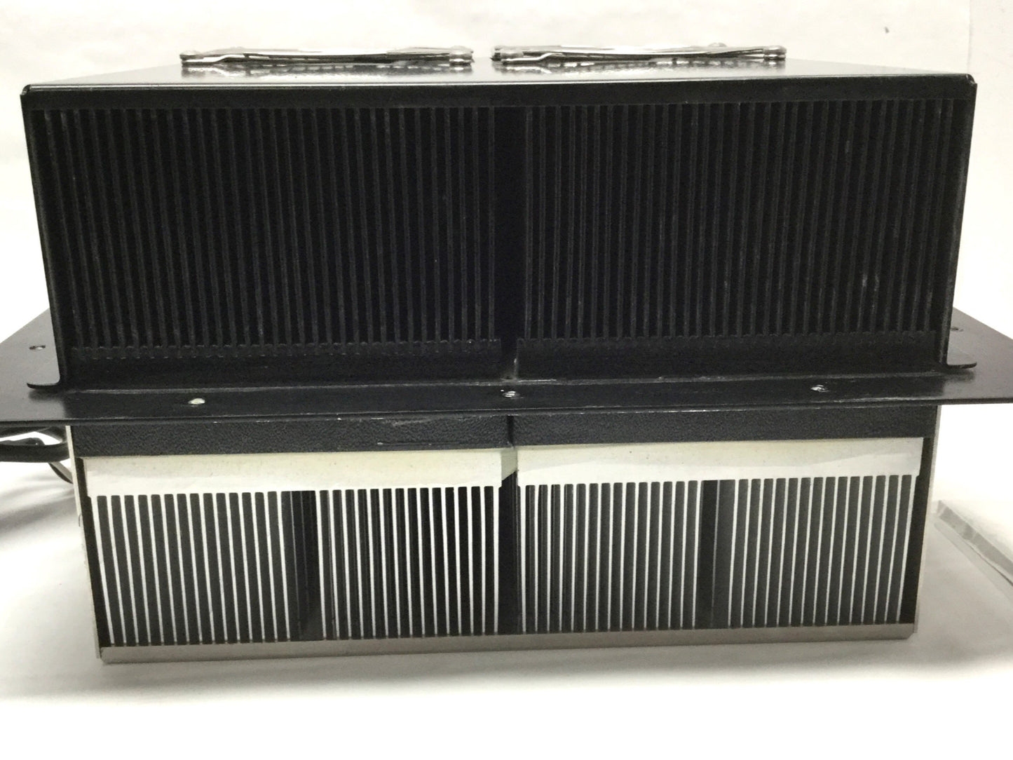 Used EIC AAC-142-4XT-HC Enclosure Cooling 500BTU Thermoelectric Air Conditioner 240V~