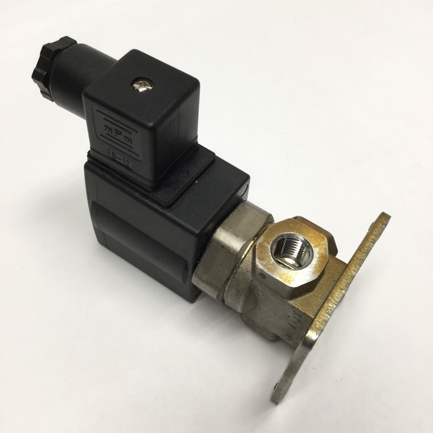 Used SMC VX3344JZ-02N-5DZ1-B 3-Way Media Solenoid Valve 1/4" NPT 24VDC Coil