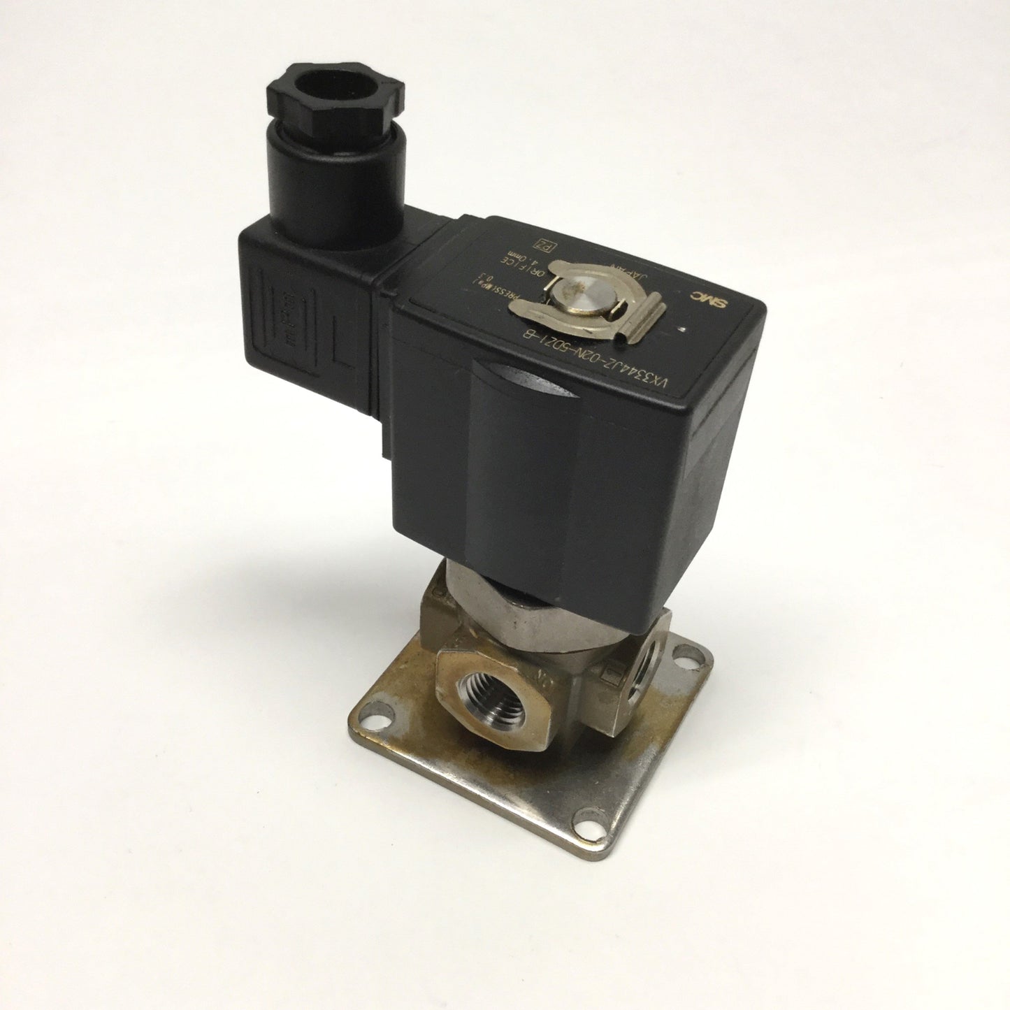 Used SMC VX3344JZ-02N-5DZ1-B 3-Way Media Solenoid Valve 1/4" NPT 24VDC Coil