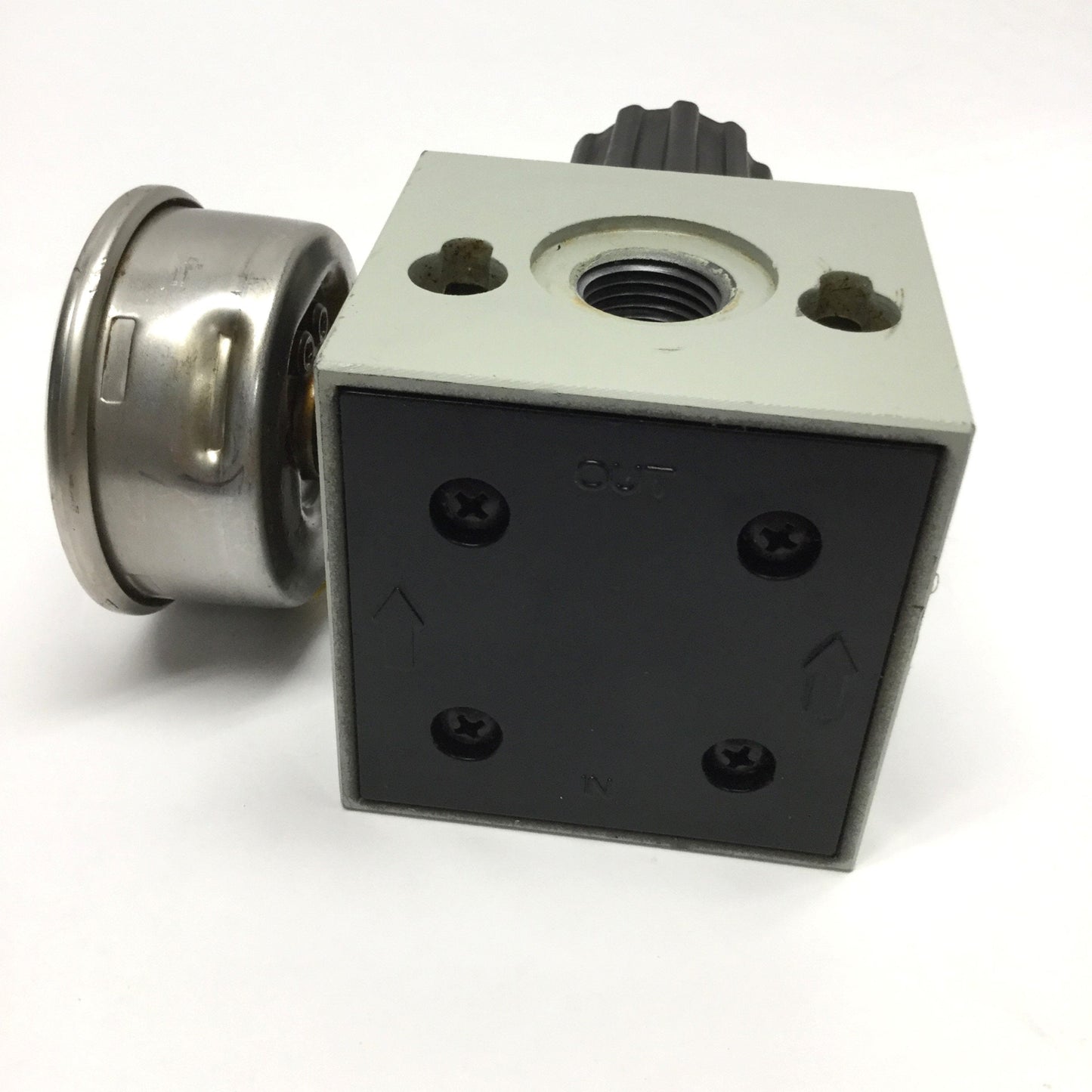 Used Numatics R32R-04 FlexiBlok Relieving Air Pressure Regulator 1/2" NPT, 250psi