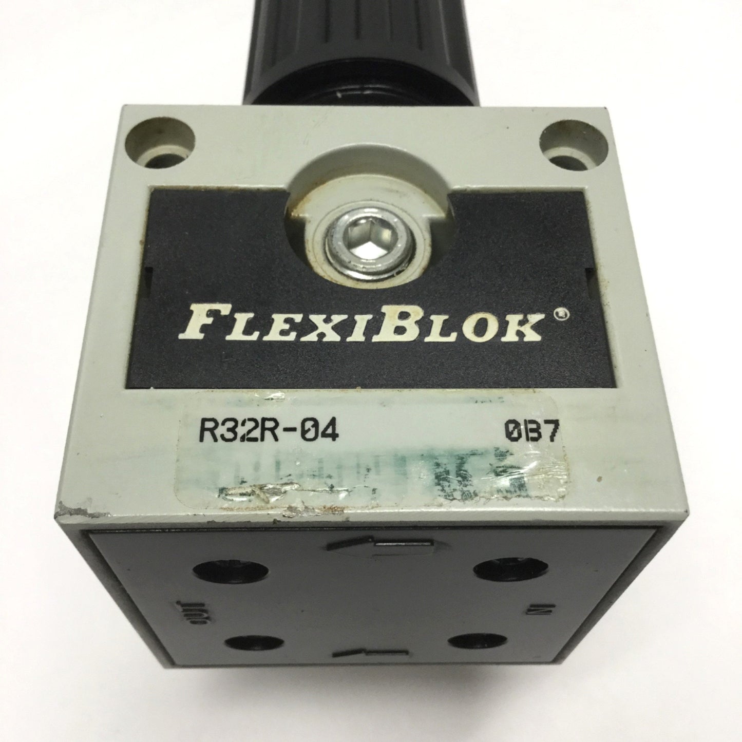 Used Numatics R32R-04 FlexiBlok Relieving Air Pressure Regulator 1/2" NPT, 250psi