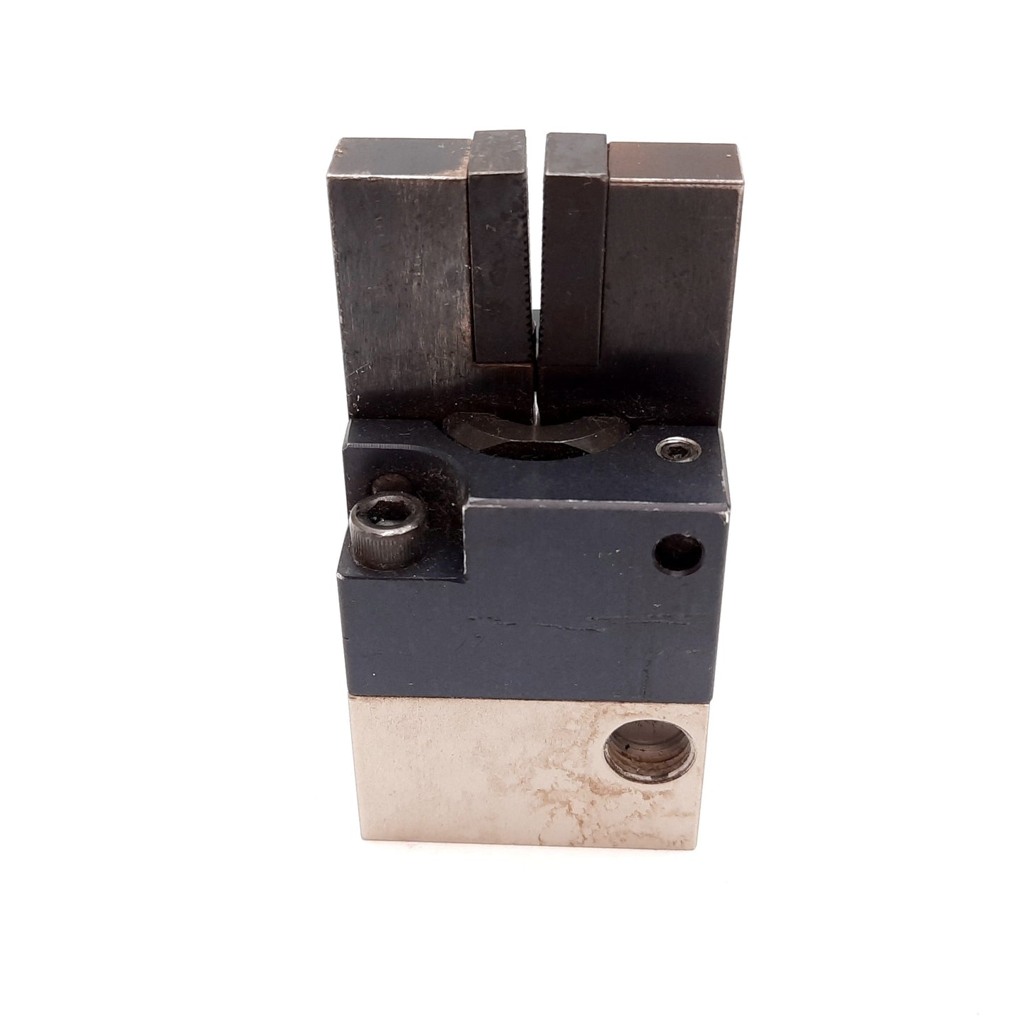 Used Compact Air Products SG112 Angular Gripper, 2-Jaw, Bore: 1.125", Ports: 1/8" NPT