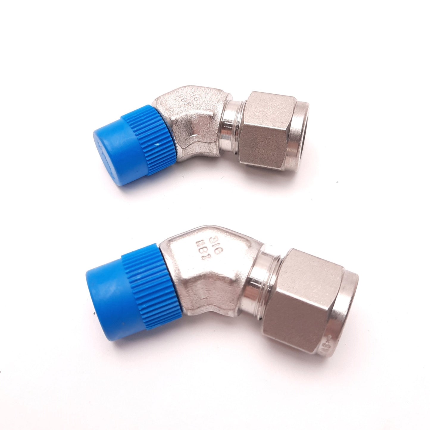 New – Open box Lot of 2 Swagelok SS600-5-4 Male Elbow Tube Fitting 45 Degree, 3/8", 1/4"