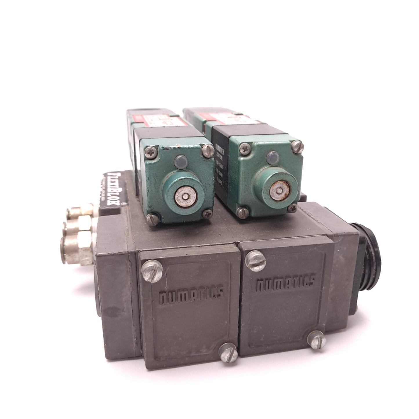 Used Numatics 081SS600K Solenoid Valves (x2) on FlexiBlok Manifold 120VAC 150PSI