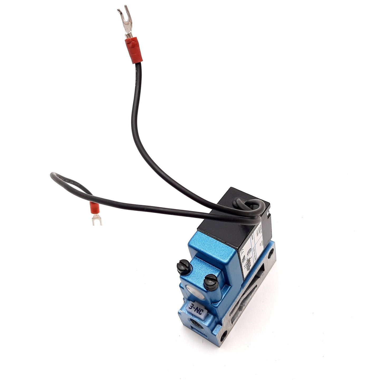 Used Mac Solenoid Valve, 2-Position 3-Port, 110/120VAC 60Hz 6.8W, Vacuum to 150psi