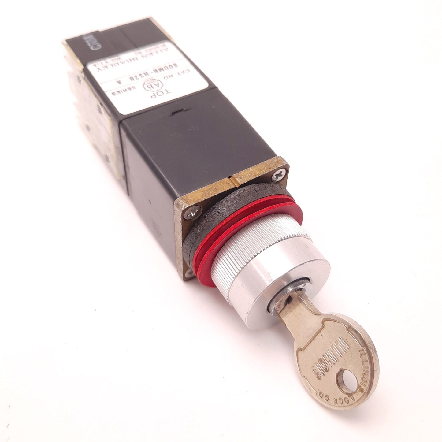 Used Allen Bradley 800MR-H32B Key-Switch with Two 800M-XA Contact, 300v AC