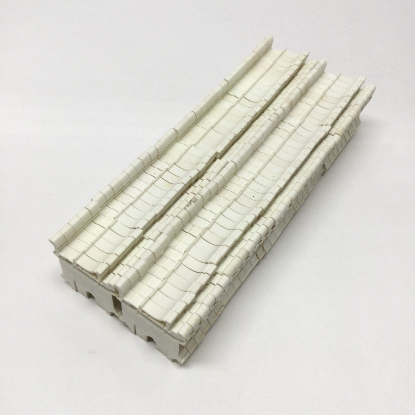 Used Lot of 70 Phoenix Contact UK5N WH Feed-Through Terminal Blocks, White, 600V 30A