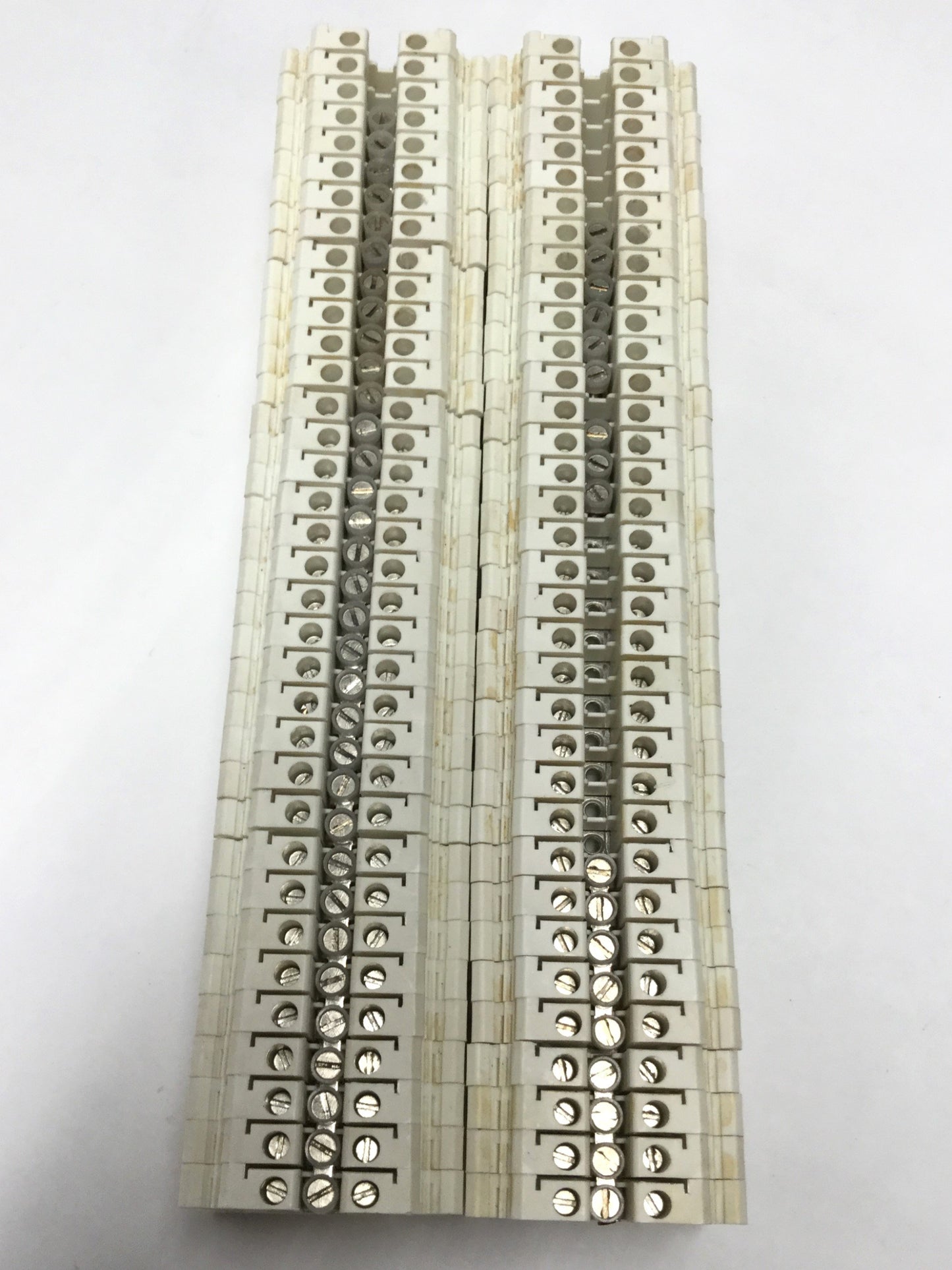Used Lot of 70 Phoenix Contact UK5N WH Feed-Through Terminal Blocks, White, 600V 30A