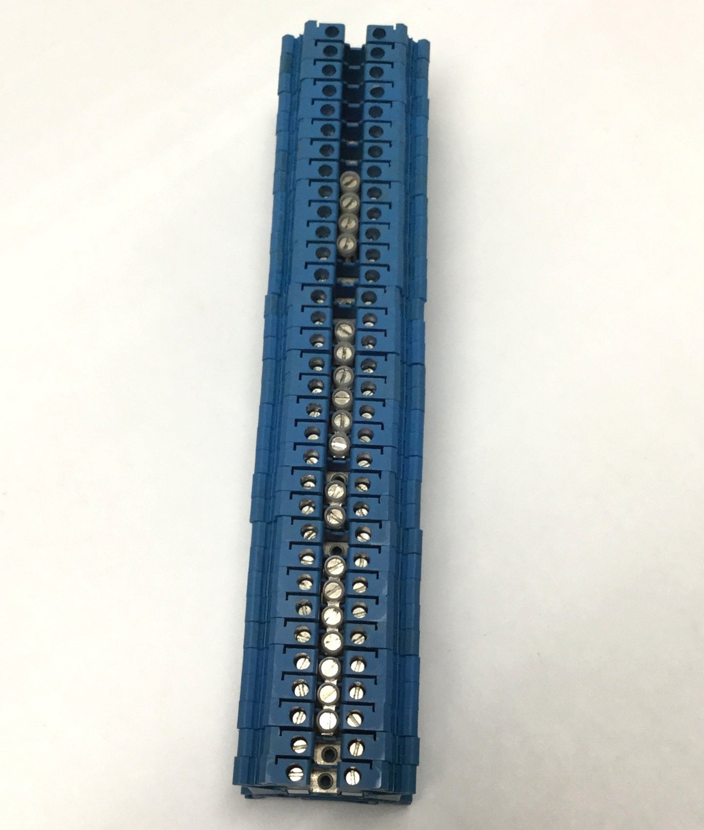 Used Lot of 33 Phoenix Contact UK5N BU Feed-Through Terminal Blocks, Blue, 600V 30A