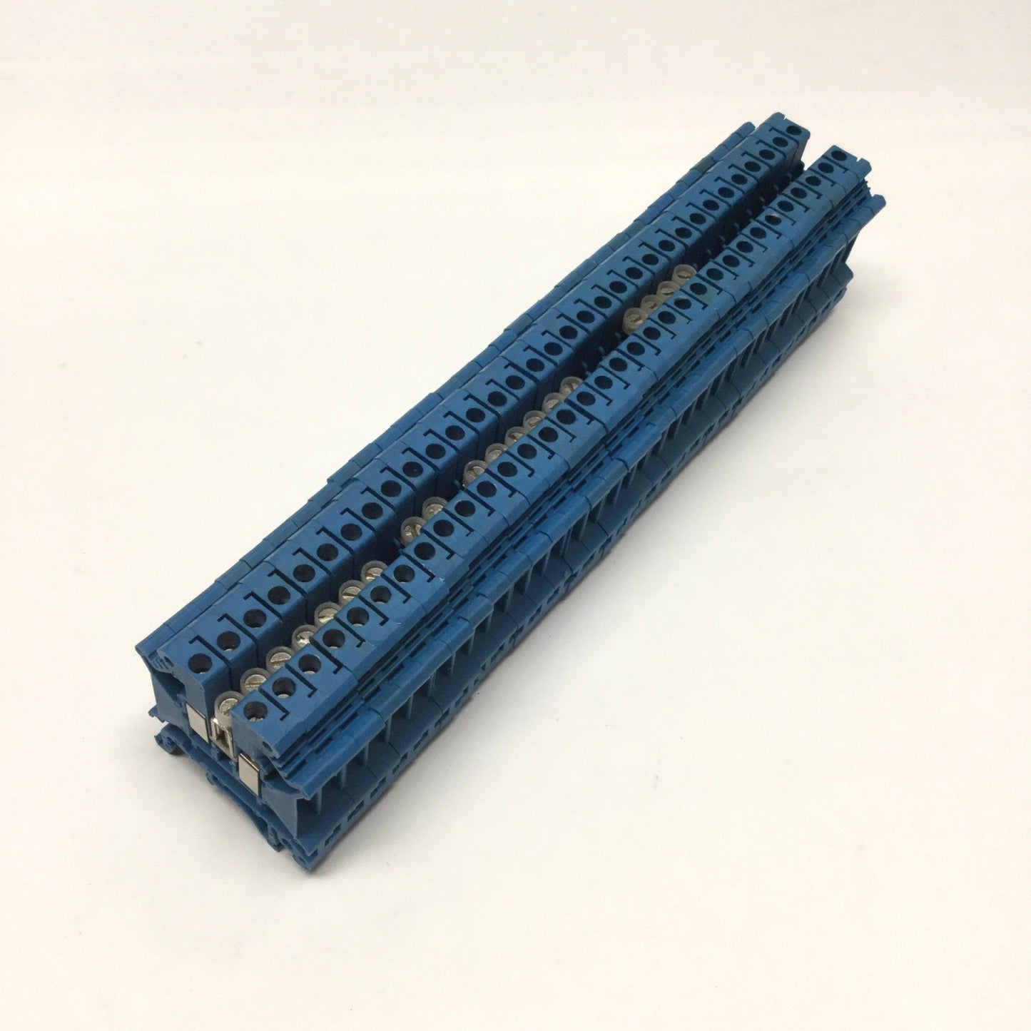 Used Lot of 33 Phoenix Contact UK5N BU Feed-Through Terminal Blocks, Blue, 600V 30A