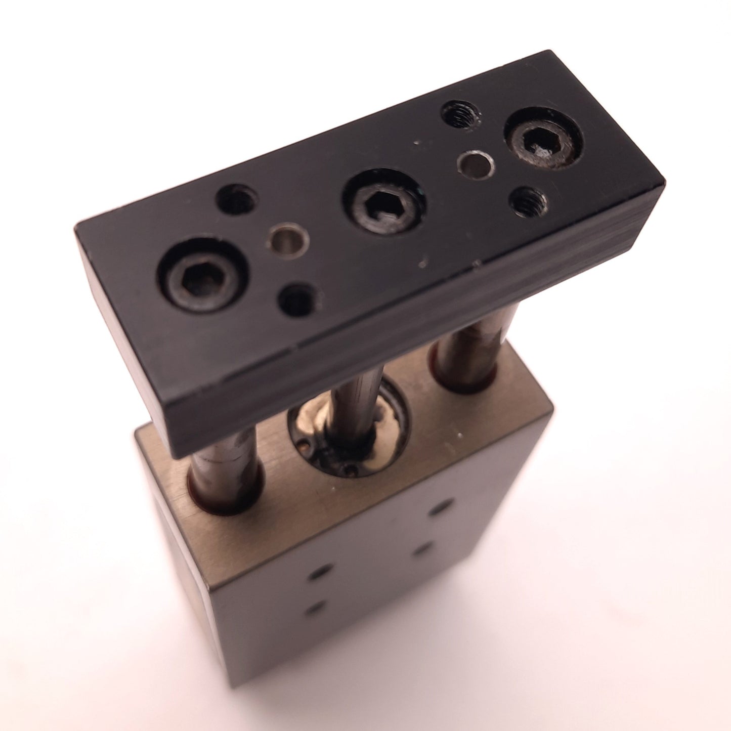 Used PHD SA022X1-J2-304 Compact Thruster Slide 1" Travel, M5x0.8 Ports, Tool Plate