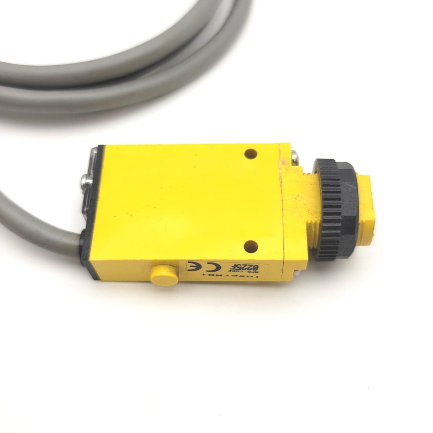 Used Banner Engineering SM2A312D Diffuse Mini Beam Proximity Sensor 24-240VAC, 380mm