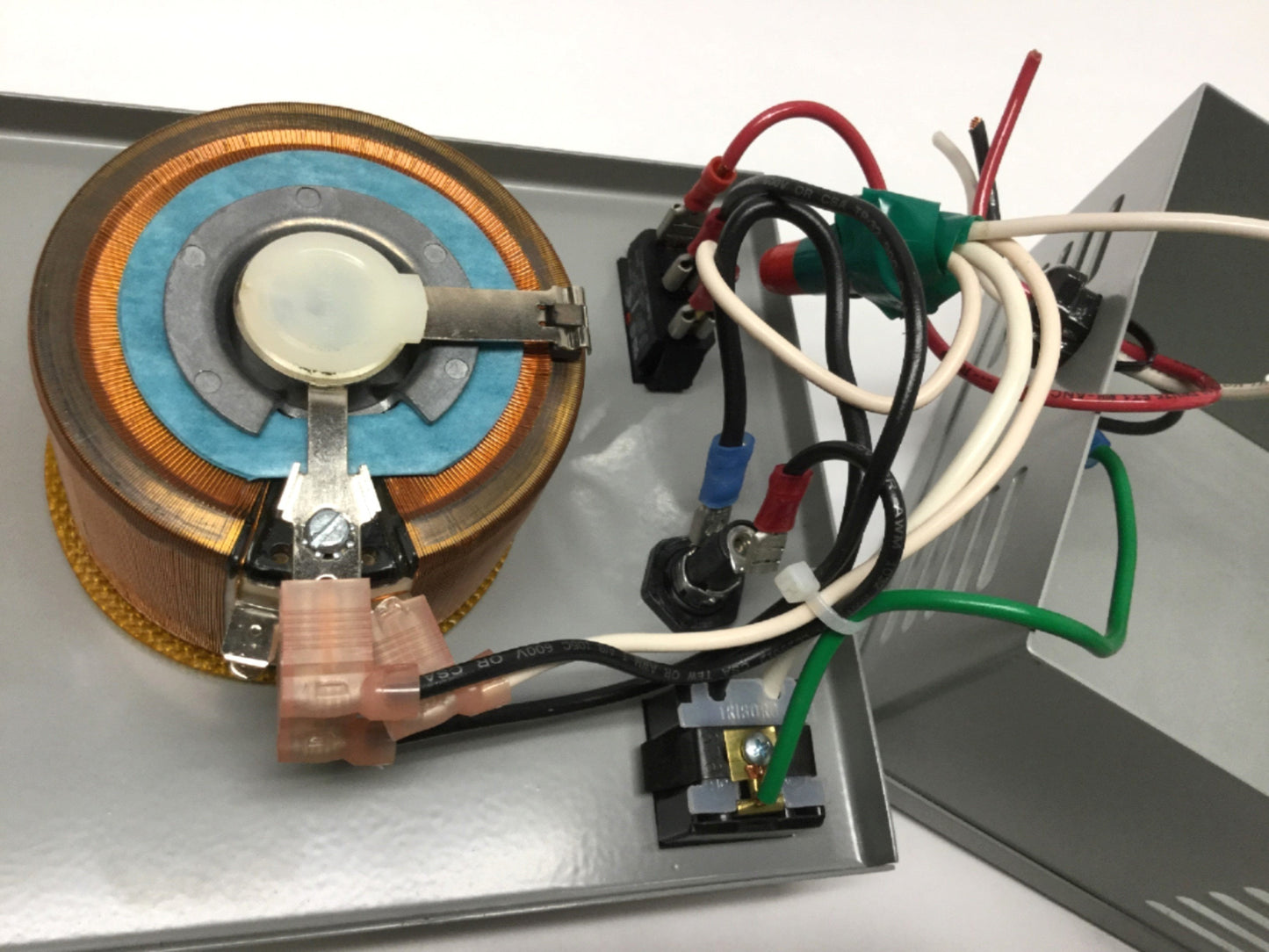 Used Staco 3PN221B Variable Voltage Autotransformer 120VAC IN, 0-132VAC 2.5A OUT