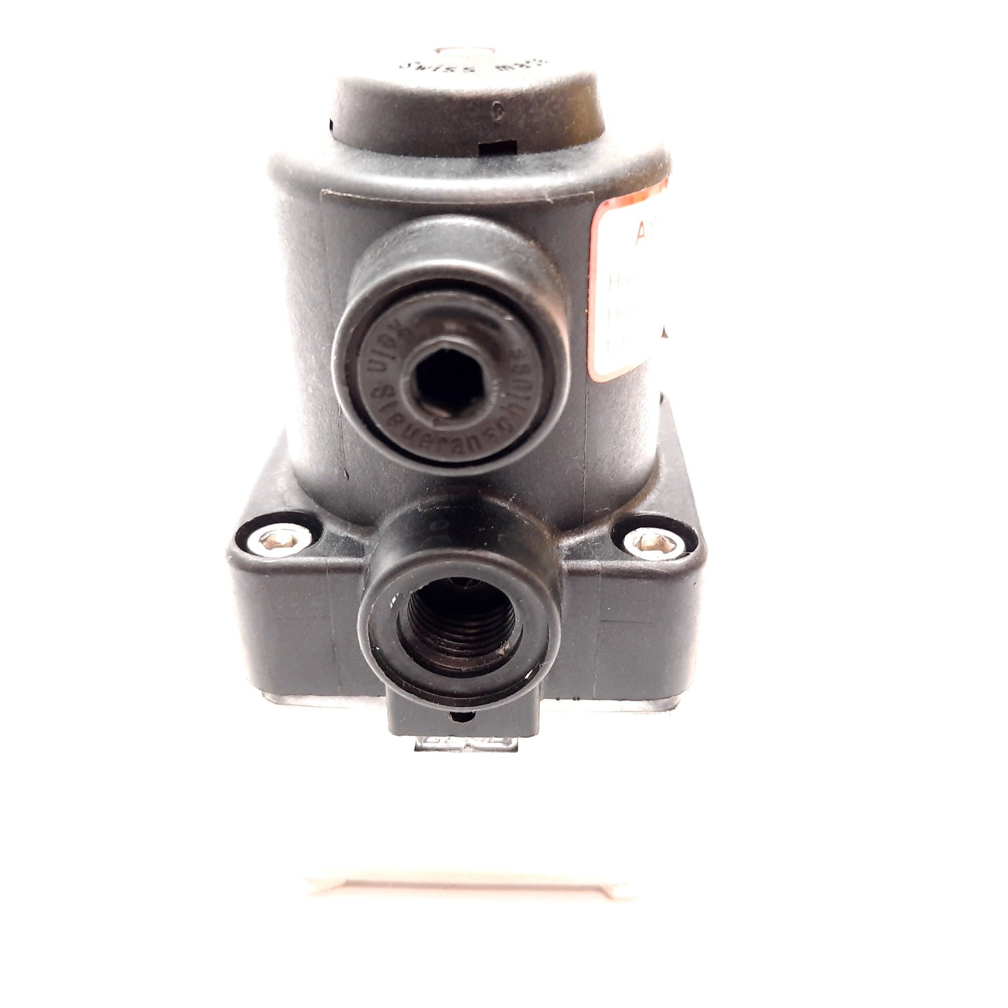 New – Open box Gemu Typ 610 Diaphragm Valve, Pneumatic Actuated 1/4" NPT, DN 15, 4-7bar