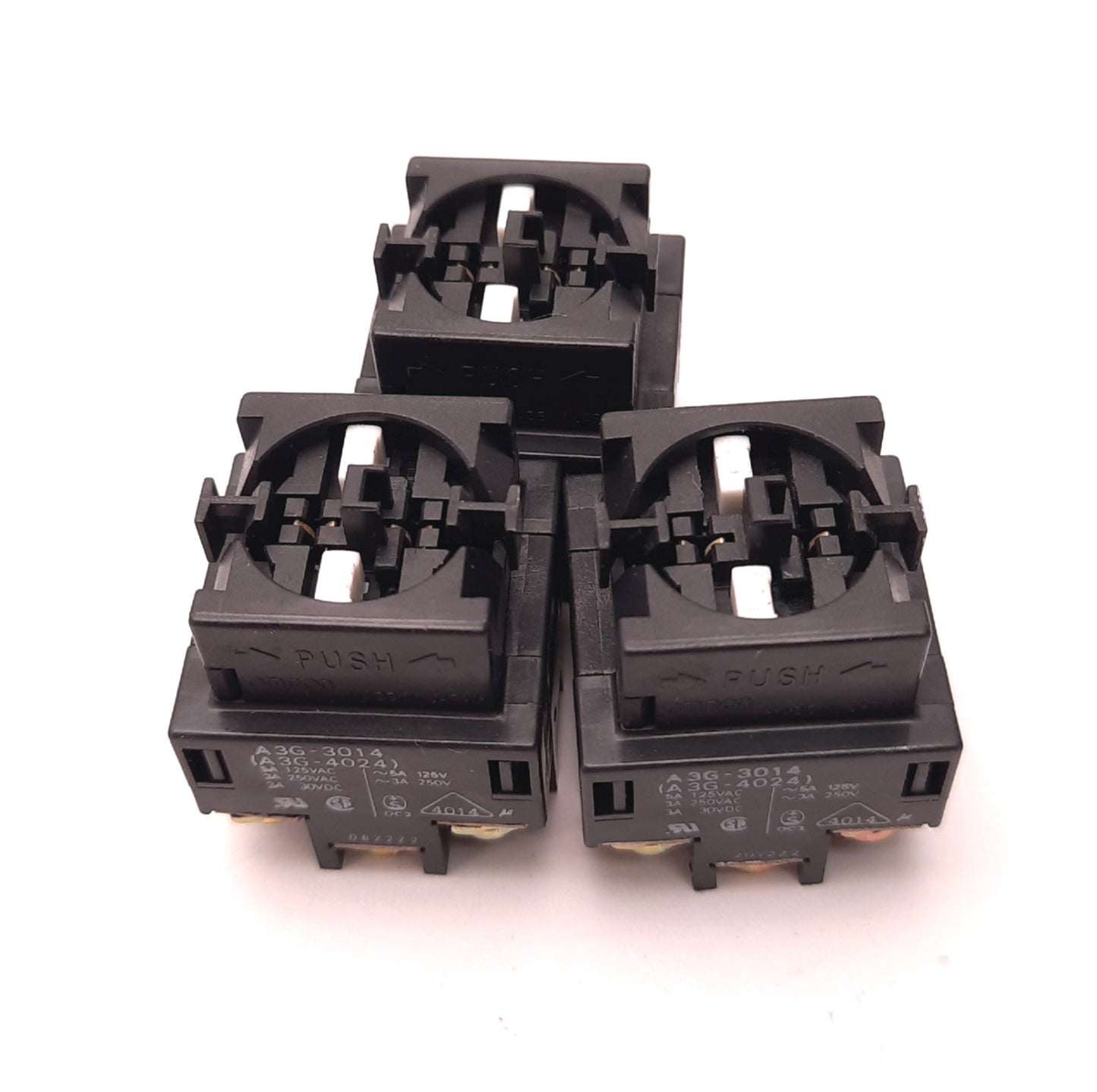 Used Lot of 3 Omron A3G-4024 Push-Button Socket 5 Amps, 250v AC, 30v DC, DPDT