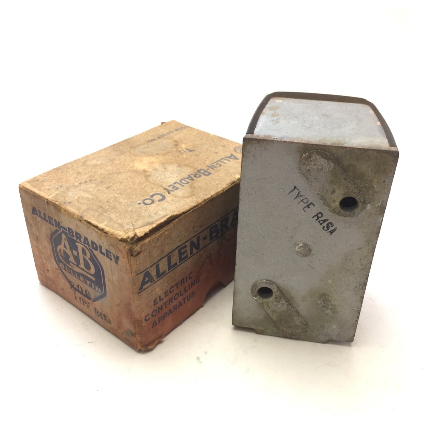 New – Open box Allen Bradley Type R4SA Selector Switch Metal Enclosure, Hand-Off-Auto Knob