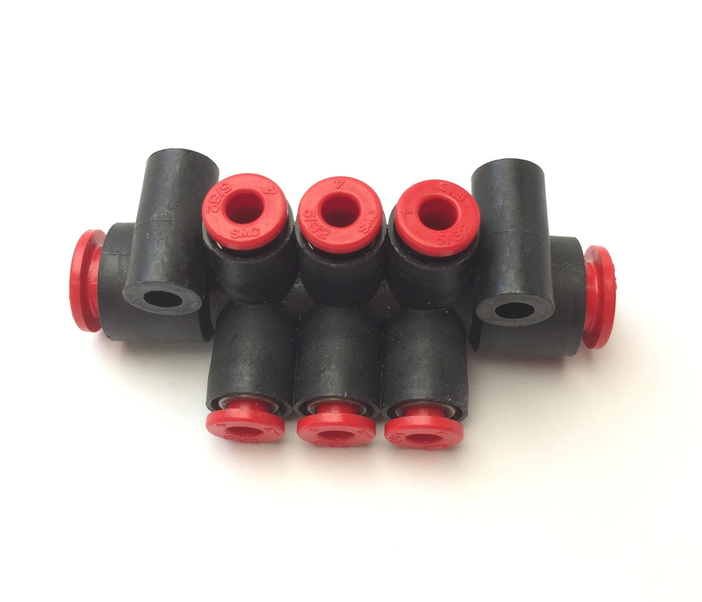 New – Open box Lot of 3 SMC KM11-03-09-6 One-Touch Pneumatic Push Connect Manifold 5/32", 5/16"