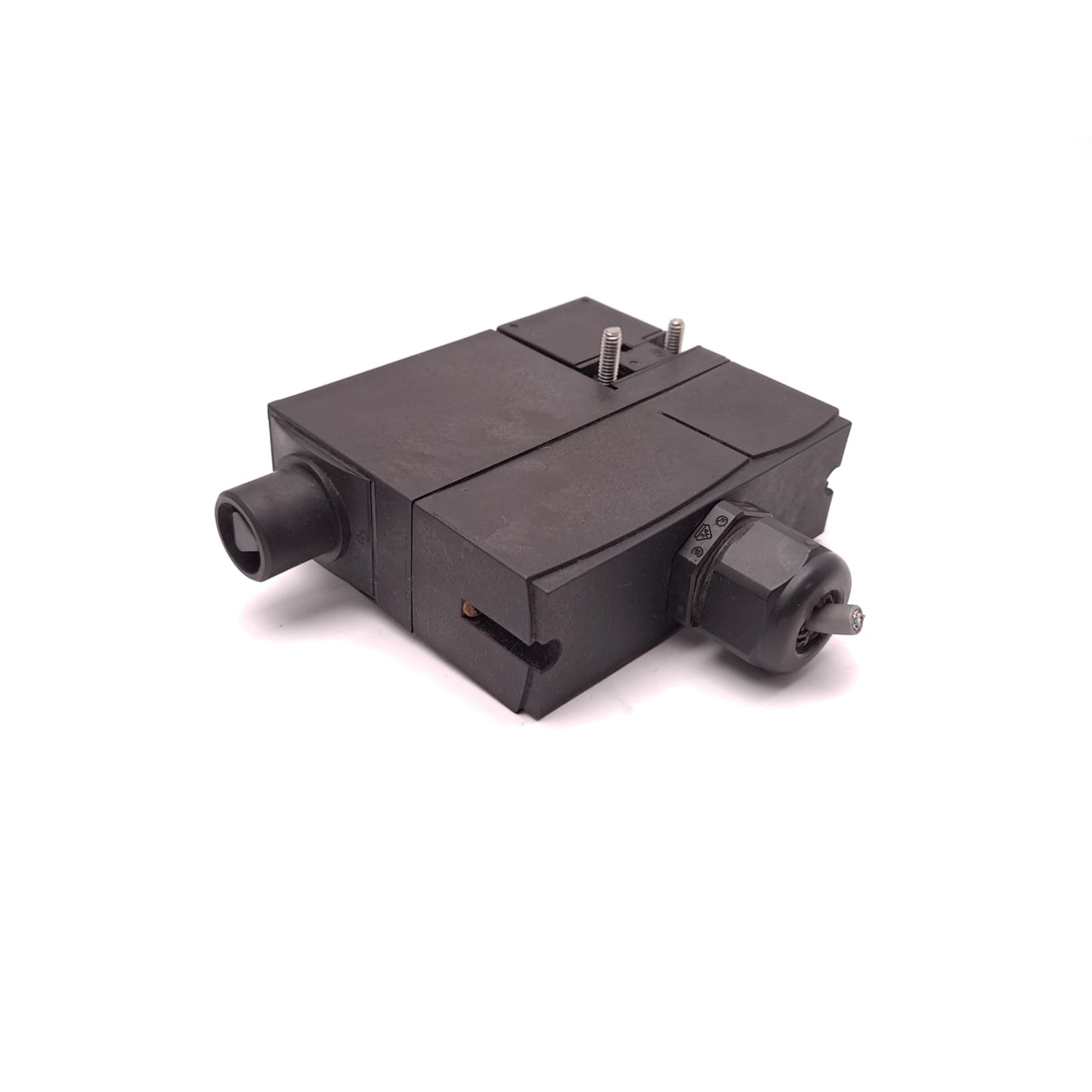 Used Schmersal AZM 170SK-02zrk-2197 Keyed Solenoid Interlock Switch 24VAC/DC 40/60Hz