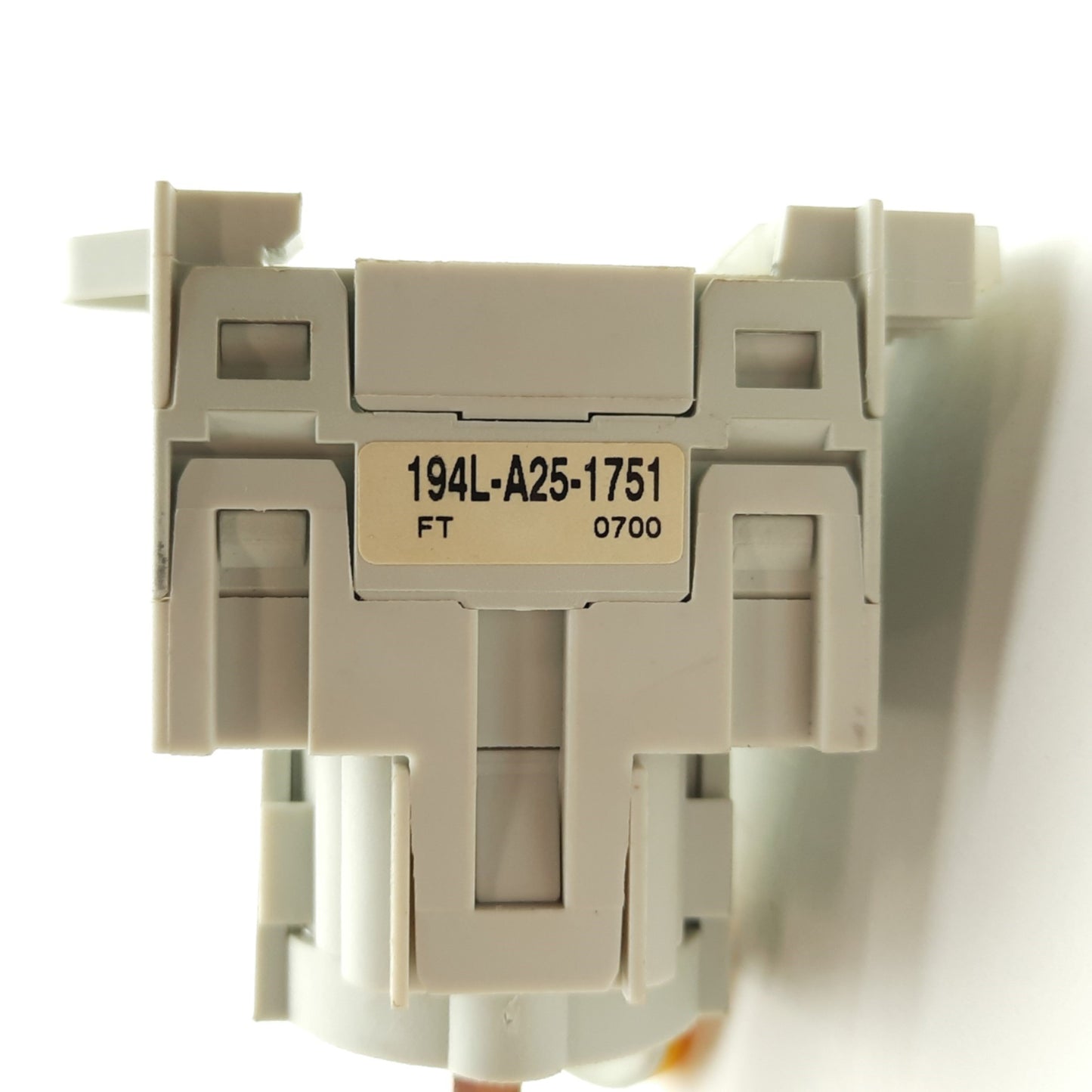 Used Allen Bradley 194L-A25-1751 Disconnect Switch, 1-Pole 600VAC 25A, 4 1/2" Shaft