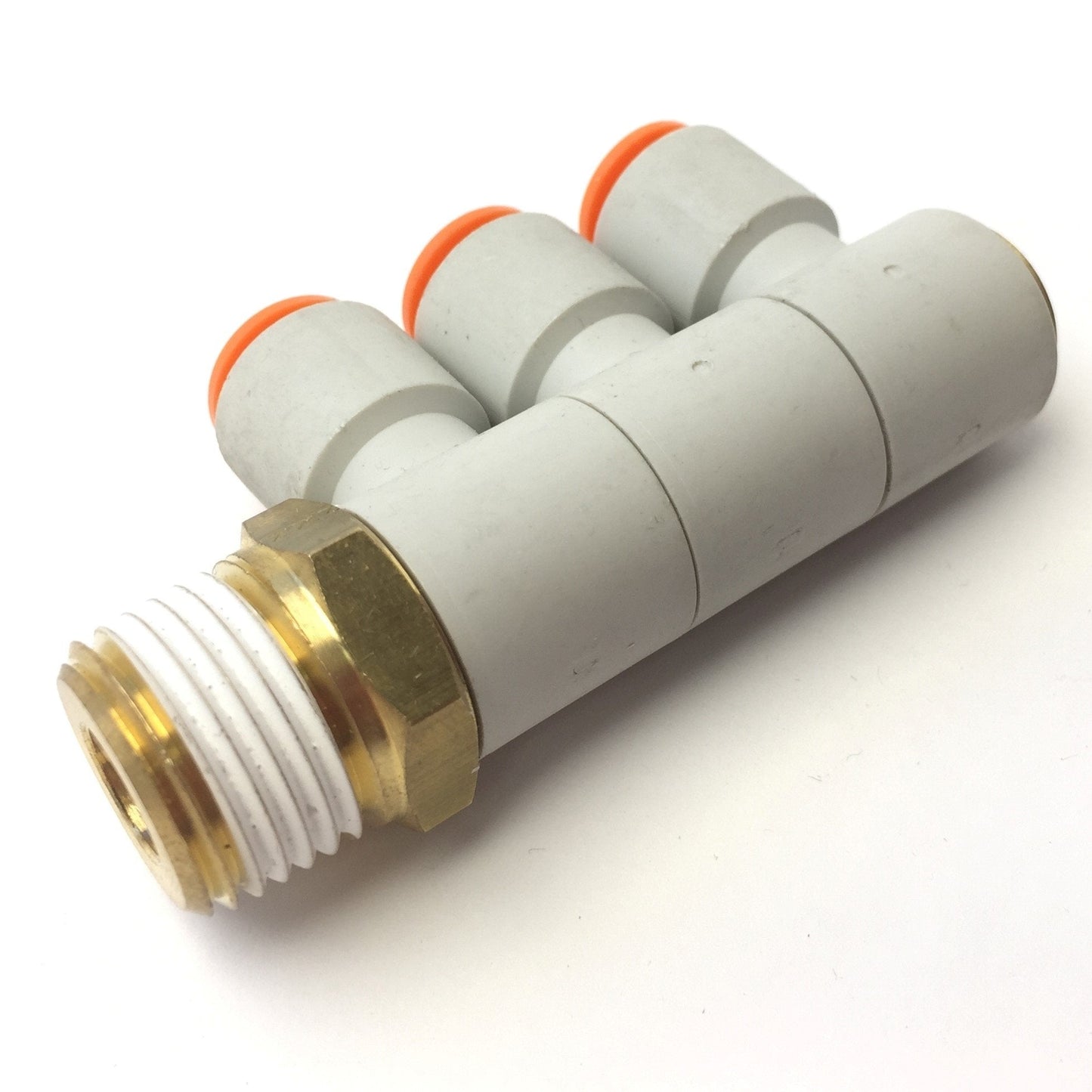 New – Open box Lot of 4 SMC KQ2VT11-37AS Triple Male Elbow Pneumatic Fitting 1/2"NPT, 3/8"P2C