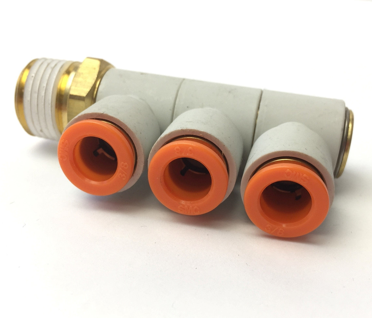 New – Open box Lot of 4 SMC KQ2VT11-37AS Triple Male Elbow Pneumatic Fitting 1/2"NPT, 3/8"P2C