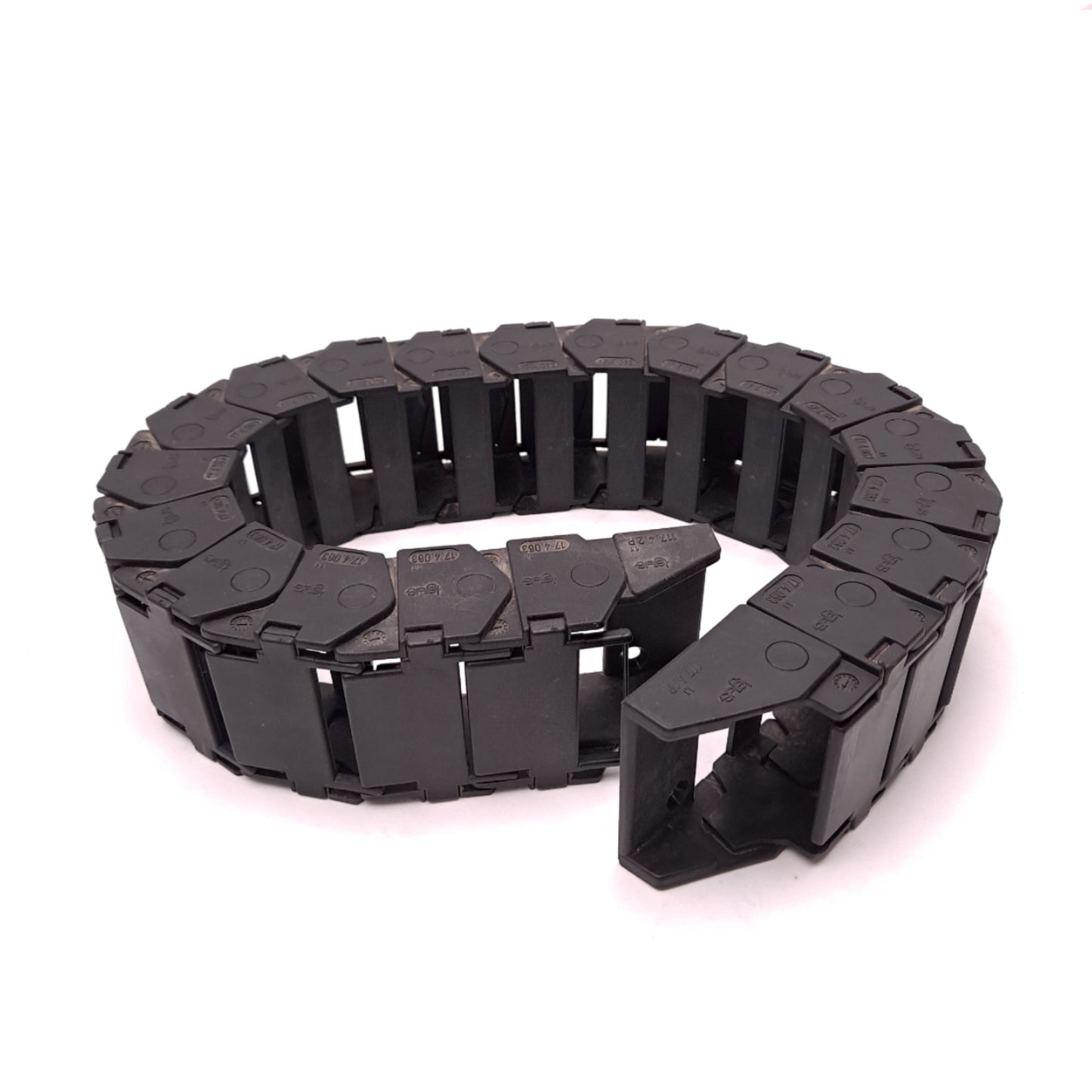 Used Igus 17.4.063 Energy Chain, Dimensions: 25-3/4" L x 2-3/8" W x 1-1/2" H 19 Links