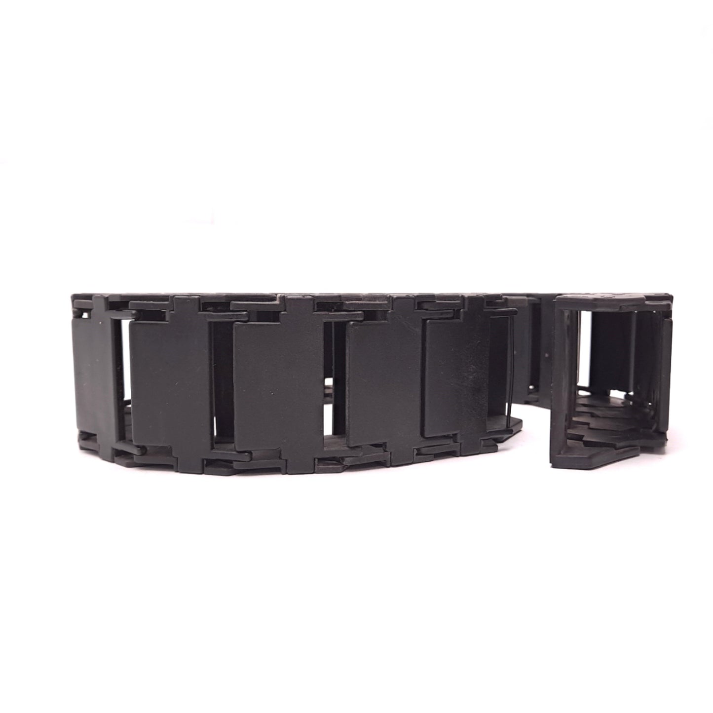 Used Igus 17.4.063 Energy Chain, Dimensions: 25-3/4" L x 2-3/8" W x 1-1/2" H 19 Links