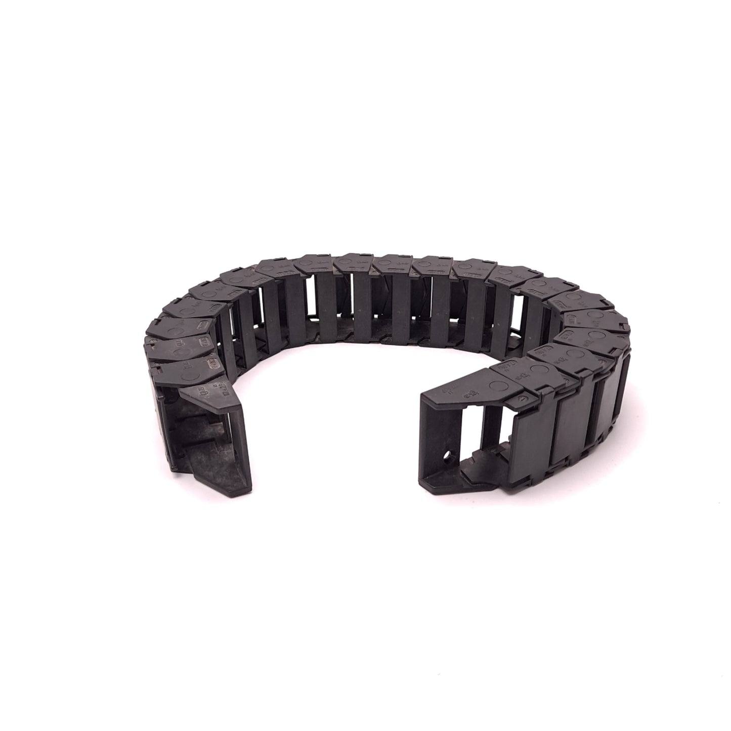 Used Igus 17.4.063 Energy Chain, Dimensions: 25-3/4" L x 2-3/8" W x 1-1/2" H 19 Links
