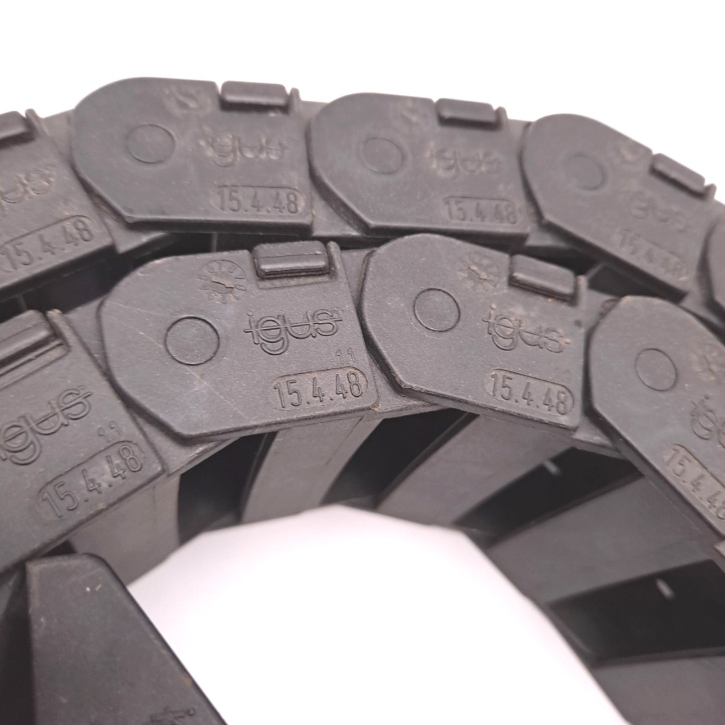 Used Igus 15.4.48 Energy Chain Dimensions 44" (L) x 2-3/8" (W) x 15/16" (H), 35 Links