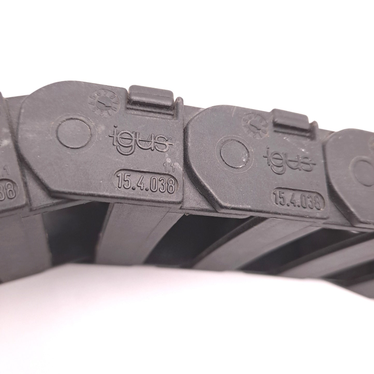 Used Igus 15.4.38 Energy E-Chain Cable Carrier 19 Links OD: 26-5/8"L 2-3/8"W 15/16"H