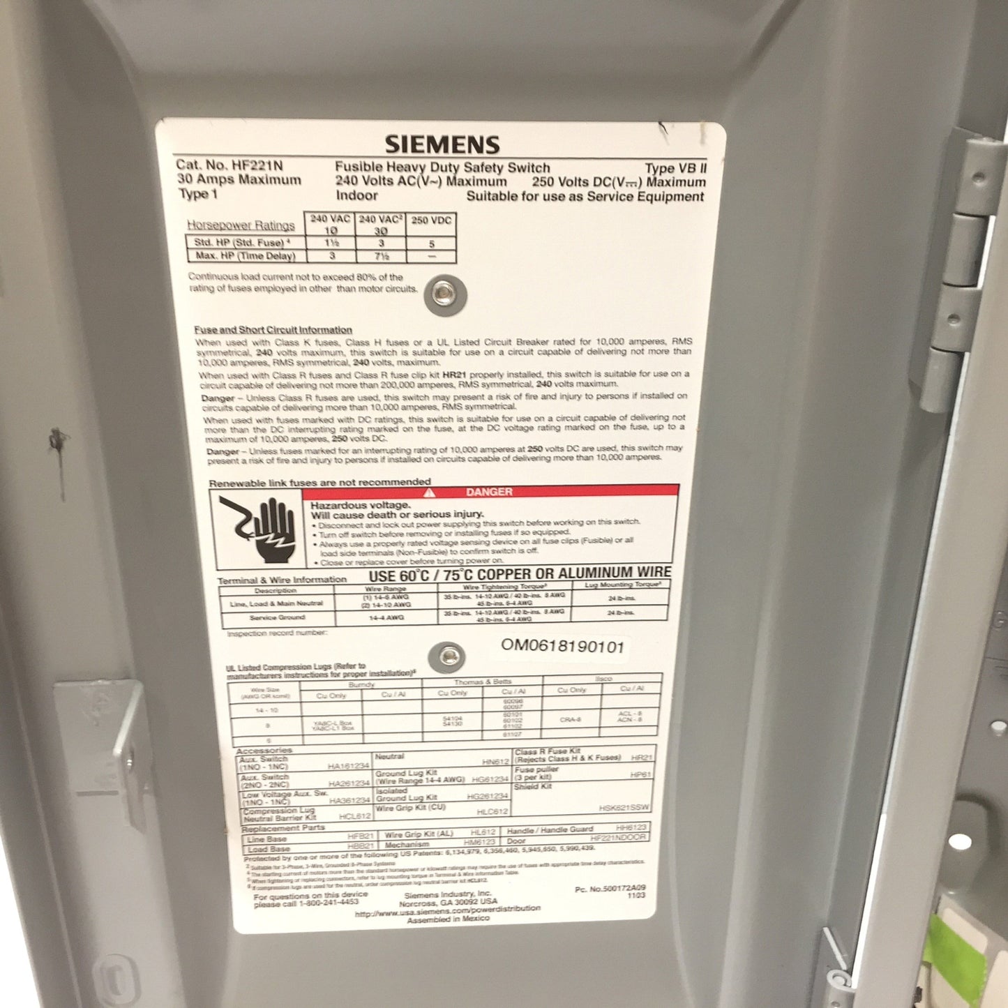 New – Open box Siemens HF221N Fusible Heavy Duty Safety Switch 30A 2P 240V 3W Fused NEMA Type 1