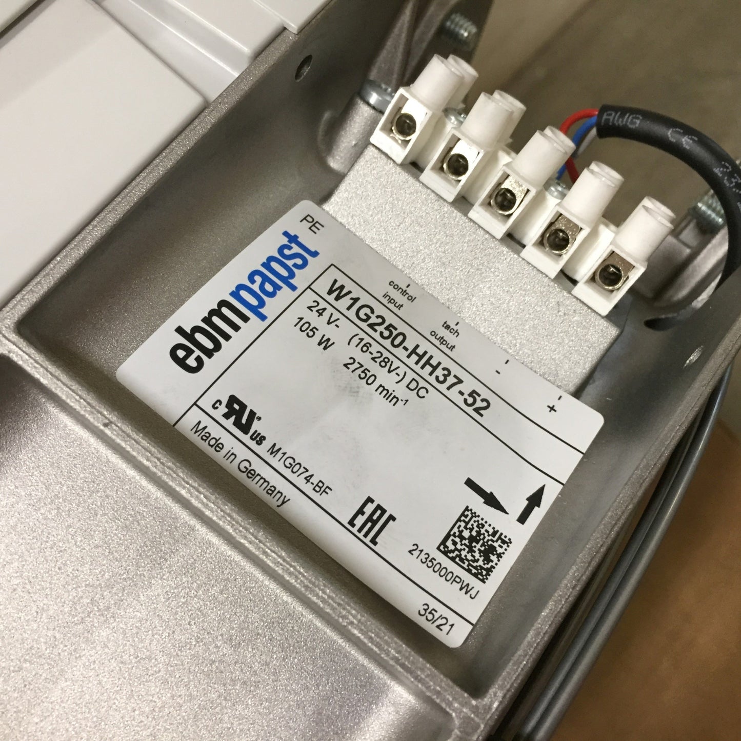 New nVent Hoffman HF1324524 13" Side-Mount Filter Fan, Light Gray, 24VDC 5A, 197 CFM