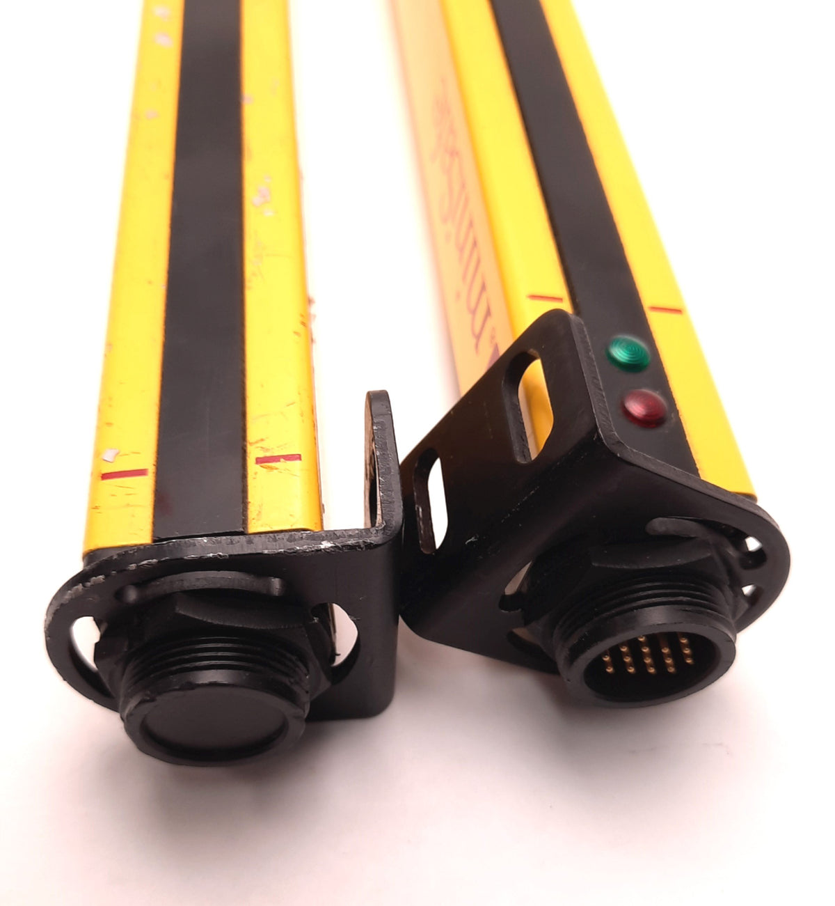 Used STI MS4320 Minisafe Light Curtain Transmitter/Receiver, 30Ft Range,0.5" Spacing