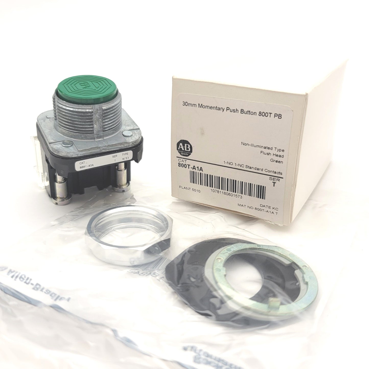 New – Open box Allen Bradley 800T-A1A Ser. T Momentary Push Button, Green, 30mm, 1x N.C. 600VAC