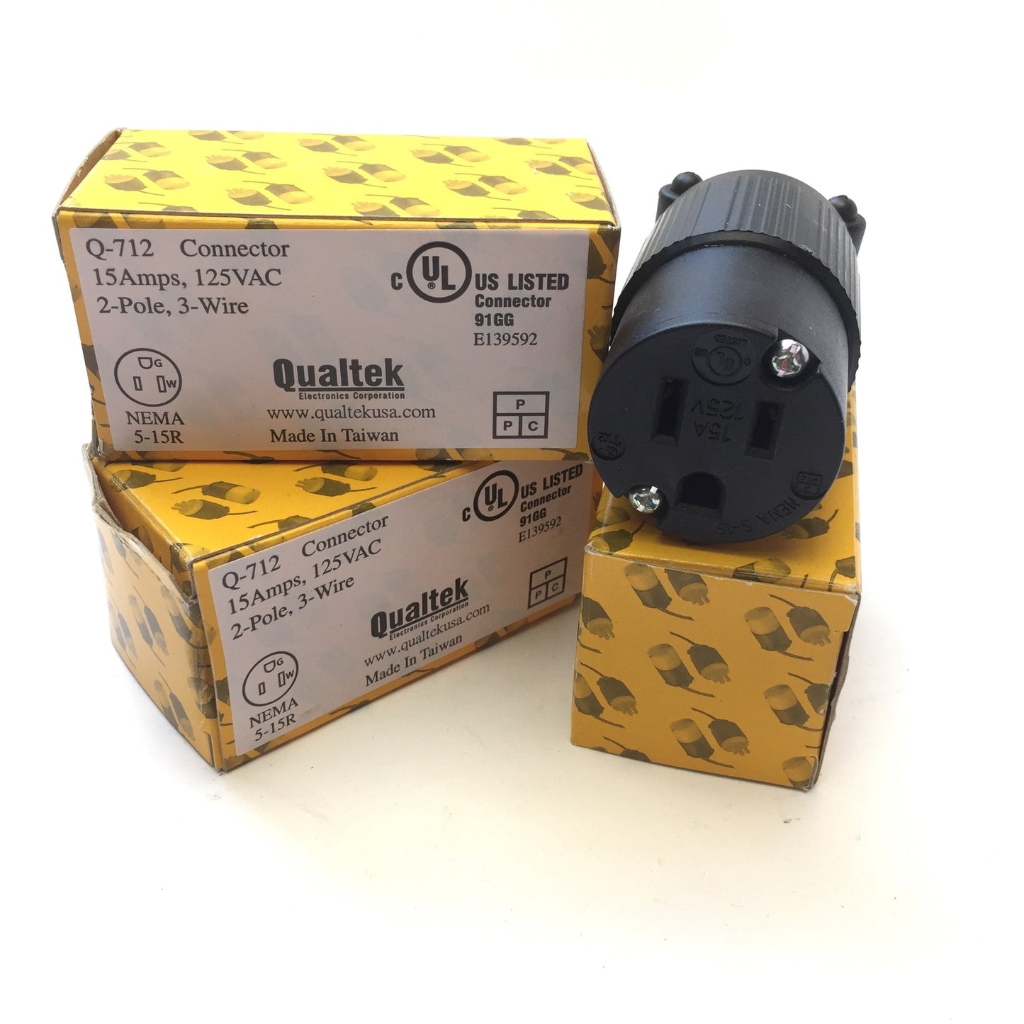 New Lot of 3 Qualtek Q-712 Electrical Female Socket, 15A 125VAC, 2P, 3W NEMA 5-15R