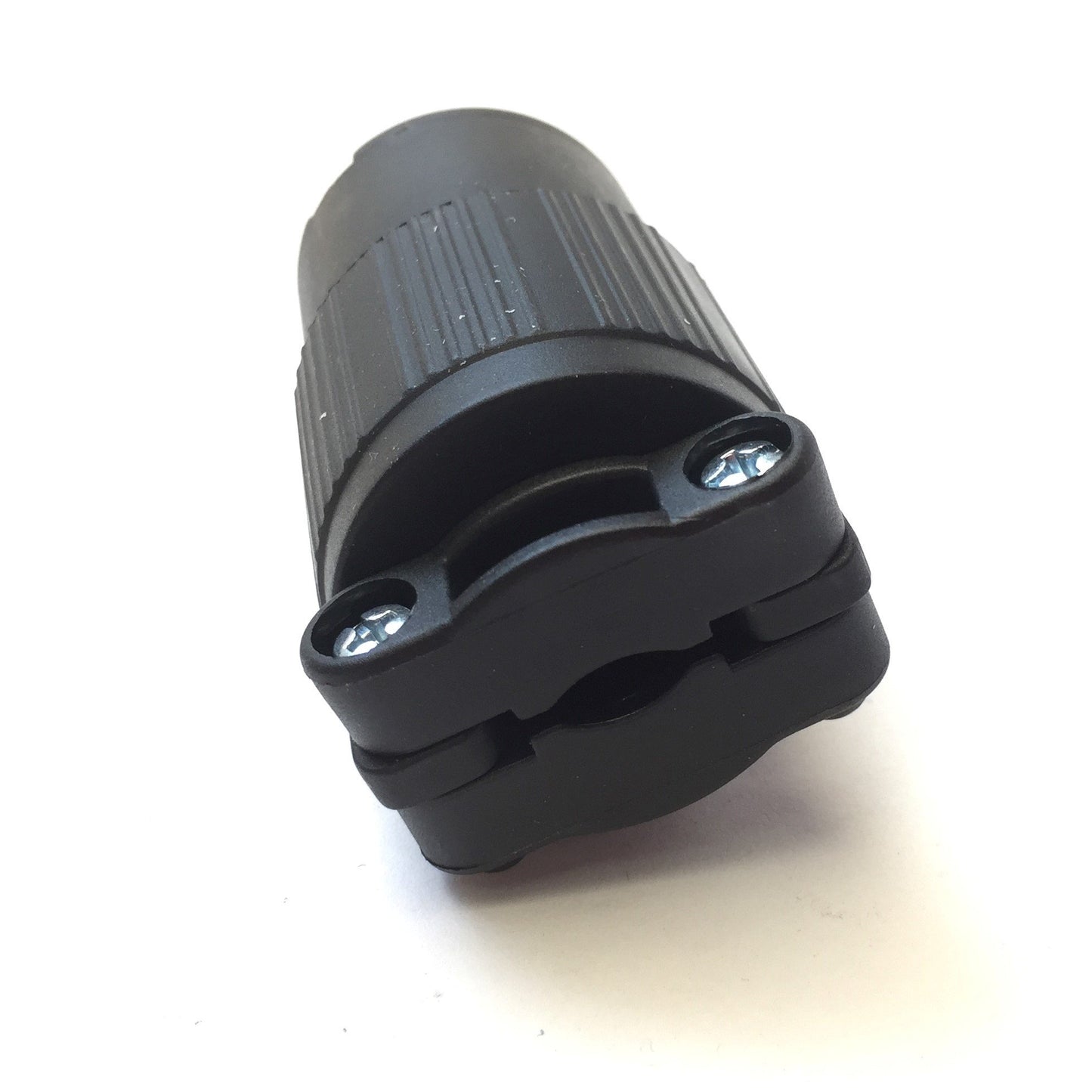 New Lot of 3 Qualtek Q-712 Electrical Female Socket, 15A 125VAC, 2P, 3W NEMA 5-15R