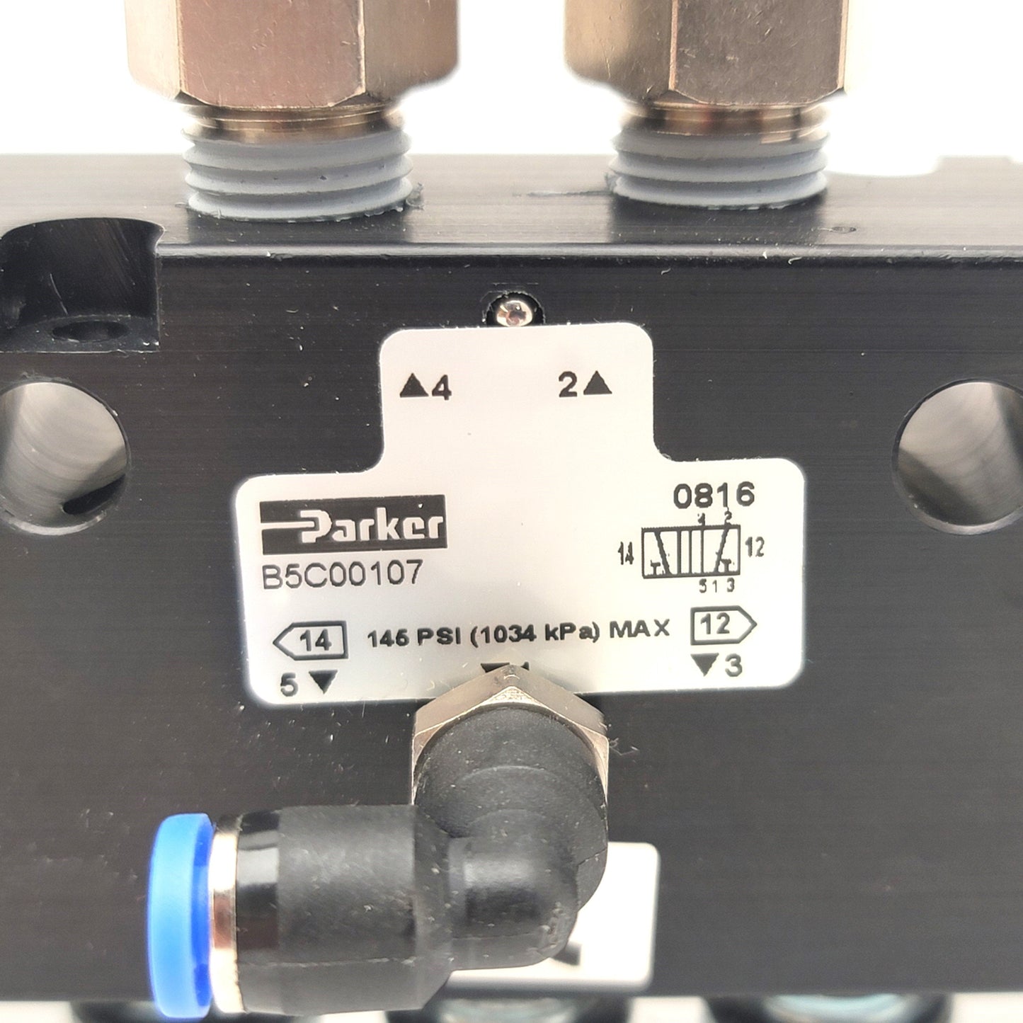 New – Open box Parker B5C00107 B5 Series Pneumatic Solenoid Valve 4-Way, 2-Pos, 145psi, 1/4"NPT