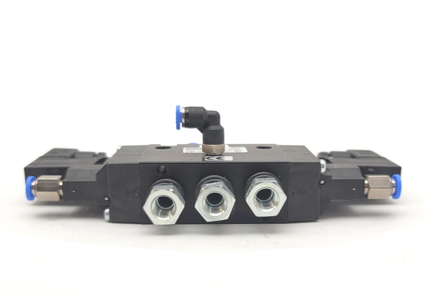 New – Open box Parker B5C00107 B5 Series Pneumatic Solenoid Valve 4-Way, 2-Pos, 145psi, 1/4"NPT