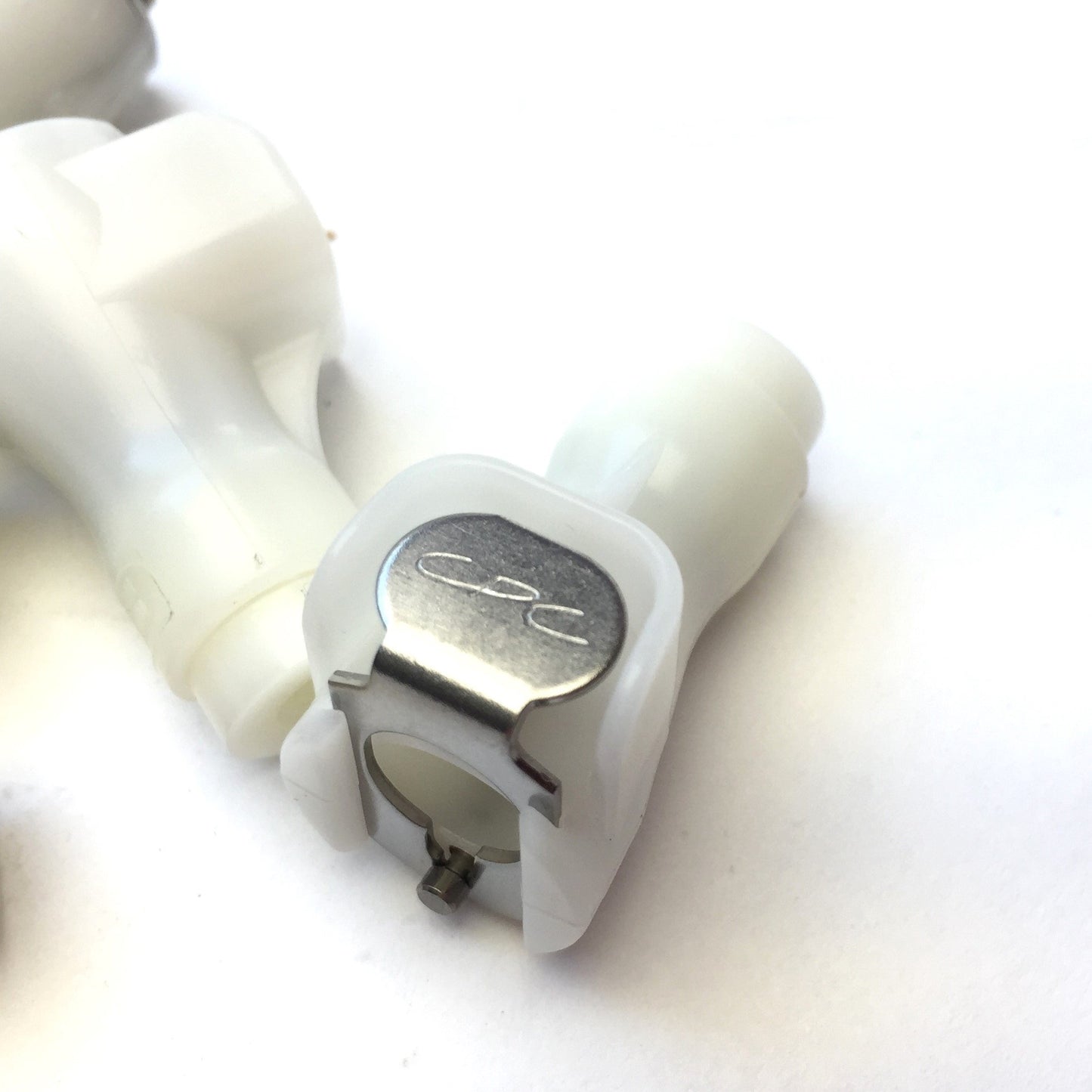 New – Open box Lot of 7 CPC Colder PMCD191032 Valved In-Line Coupling Body Acetal 10-32 Thread