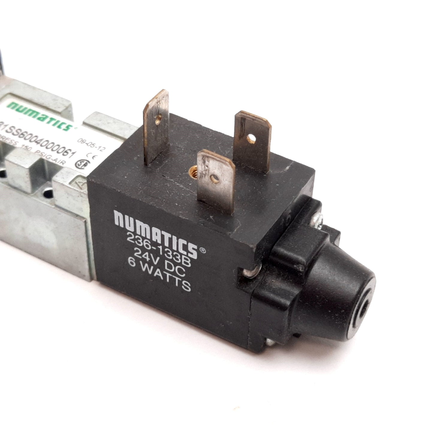 Used Numatics 031SS6004000061 Solenoid Valve, 3-Position 5-Port, 24VDC, 150psi