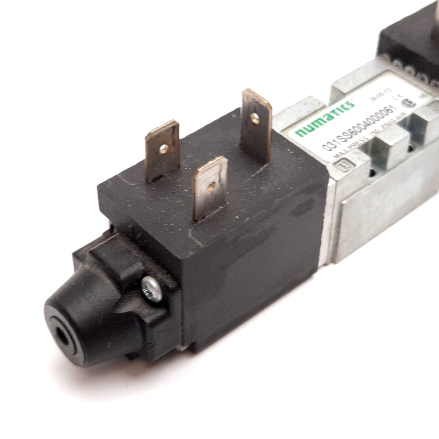 Used Numatics 031SS6004000061 Solenoid Valve, 3-Position 5-Port, 24VDC, 150psi